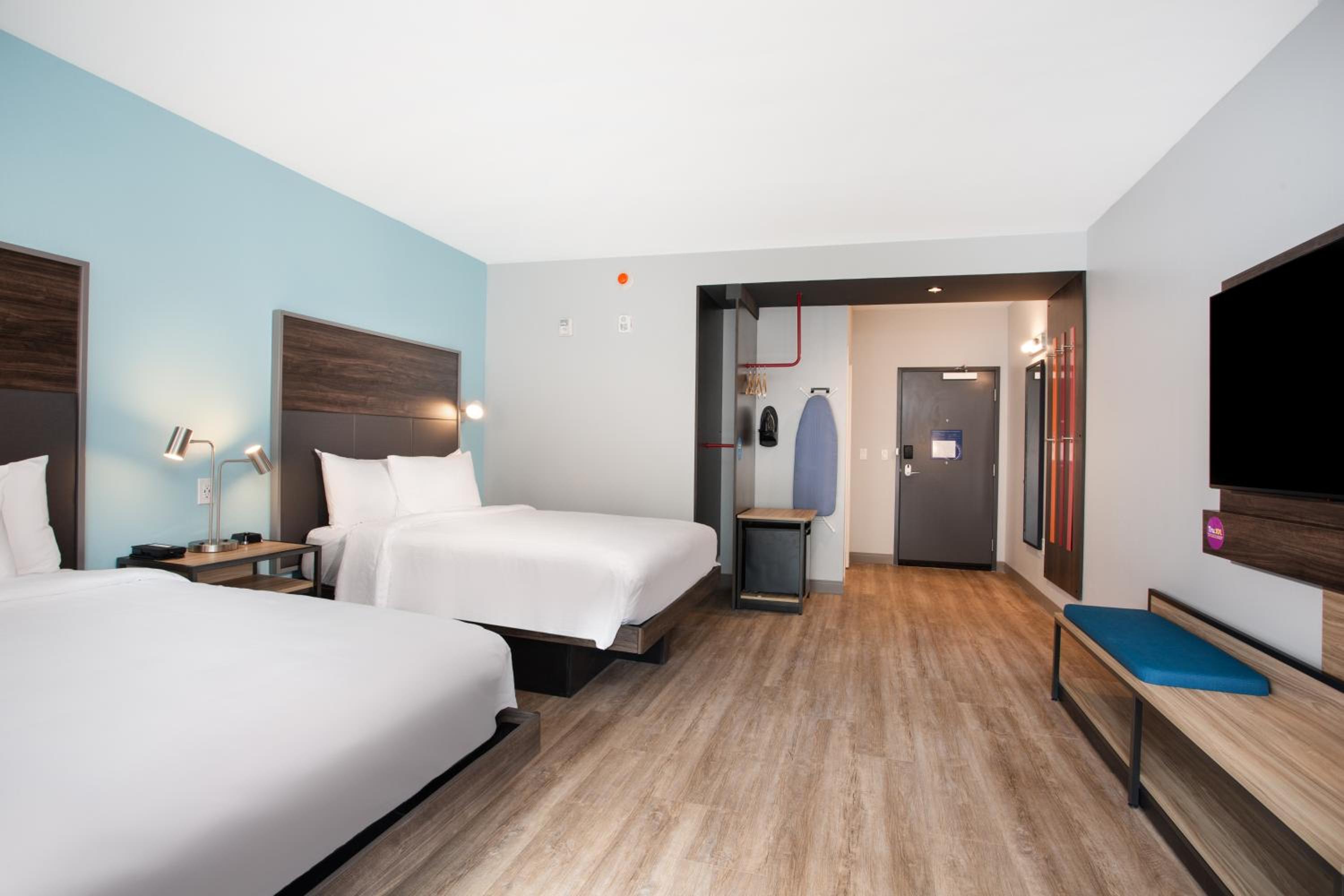 Queen Room with Two Queen Beds - Mobility Access - Photo 7