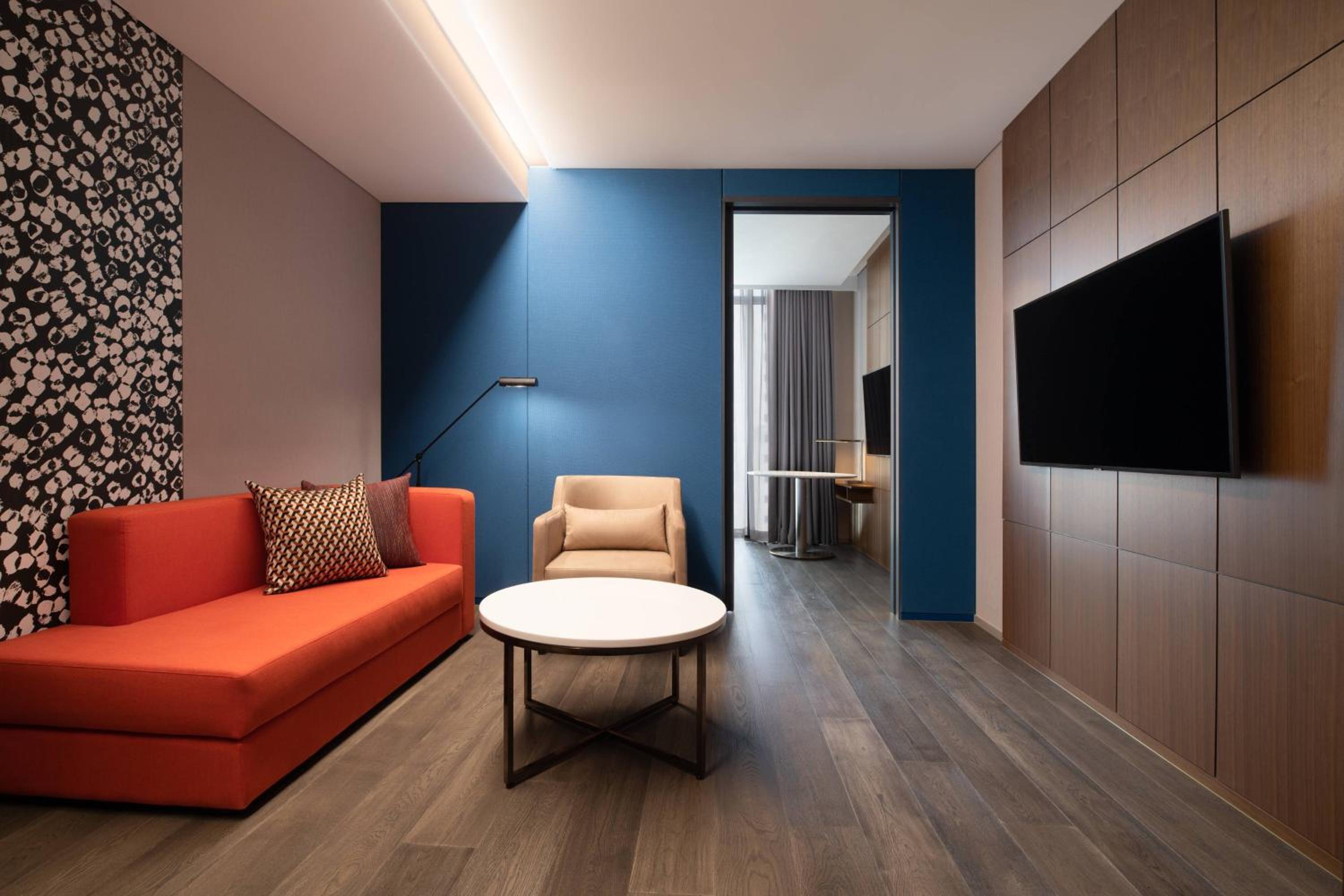 Premier Suite with Two Double Beds - Photo 5