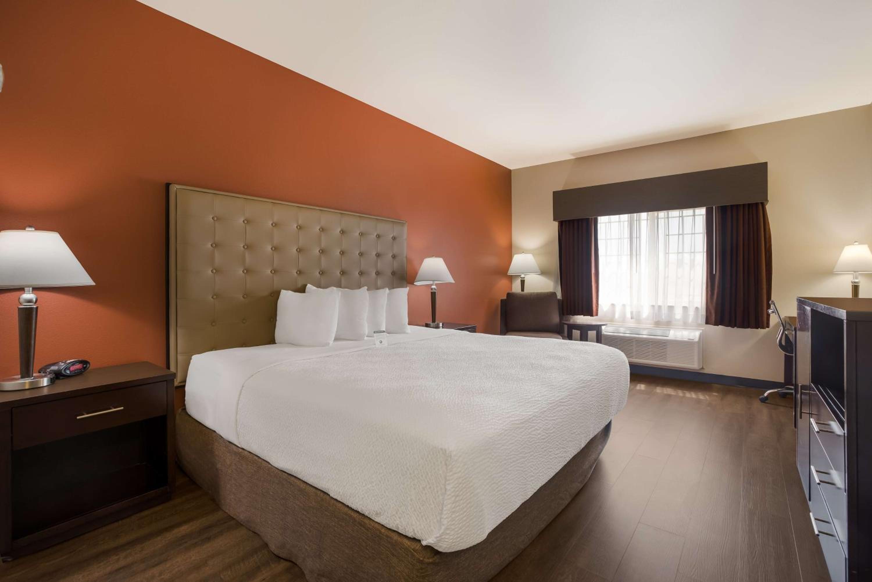 King Room - Communication Assistance/Non-Smoking photo 1