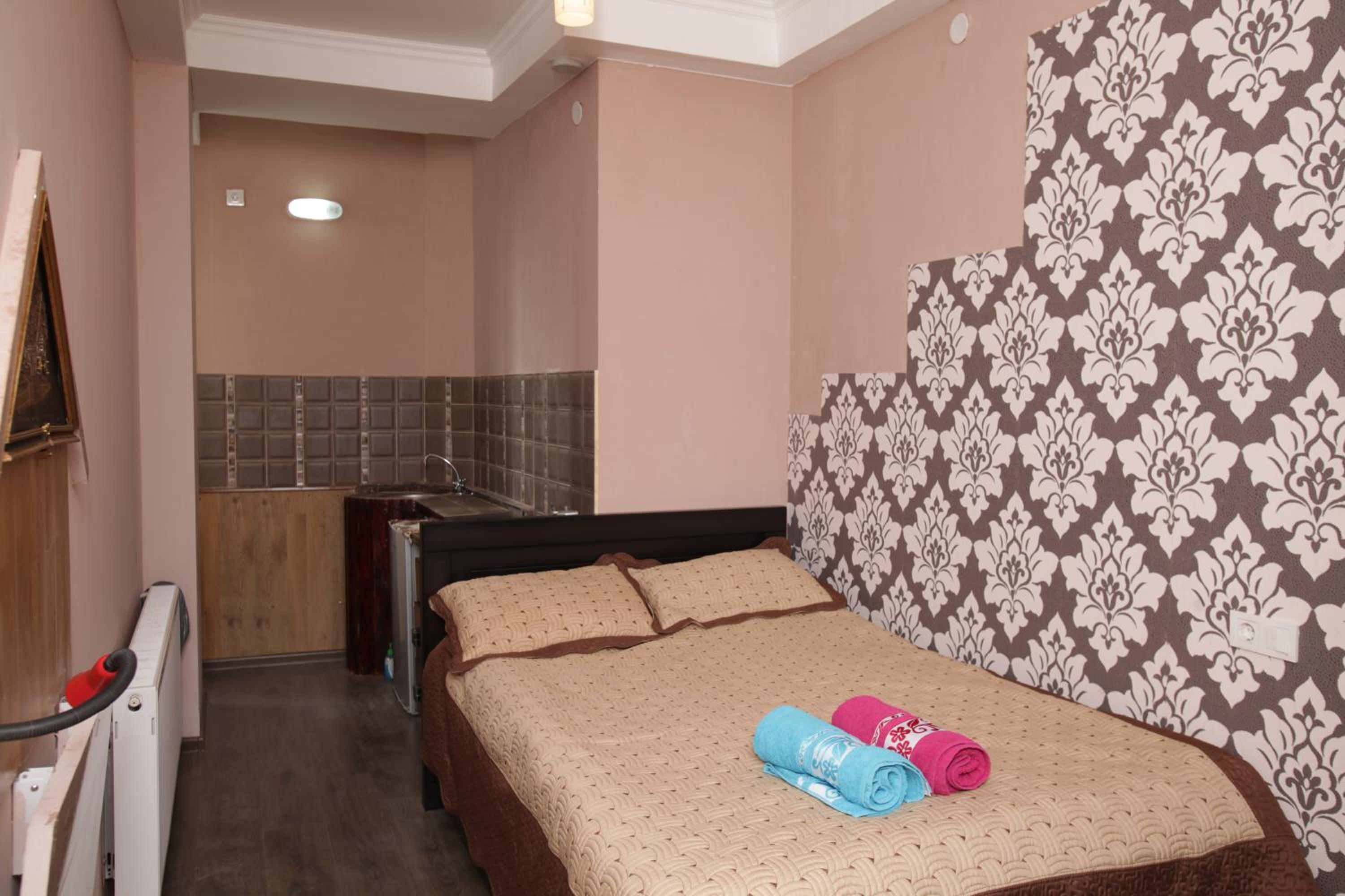 Studio Apartment - Photo 16