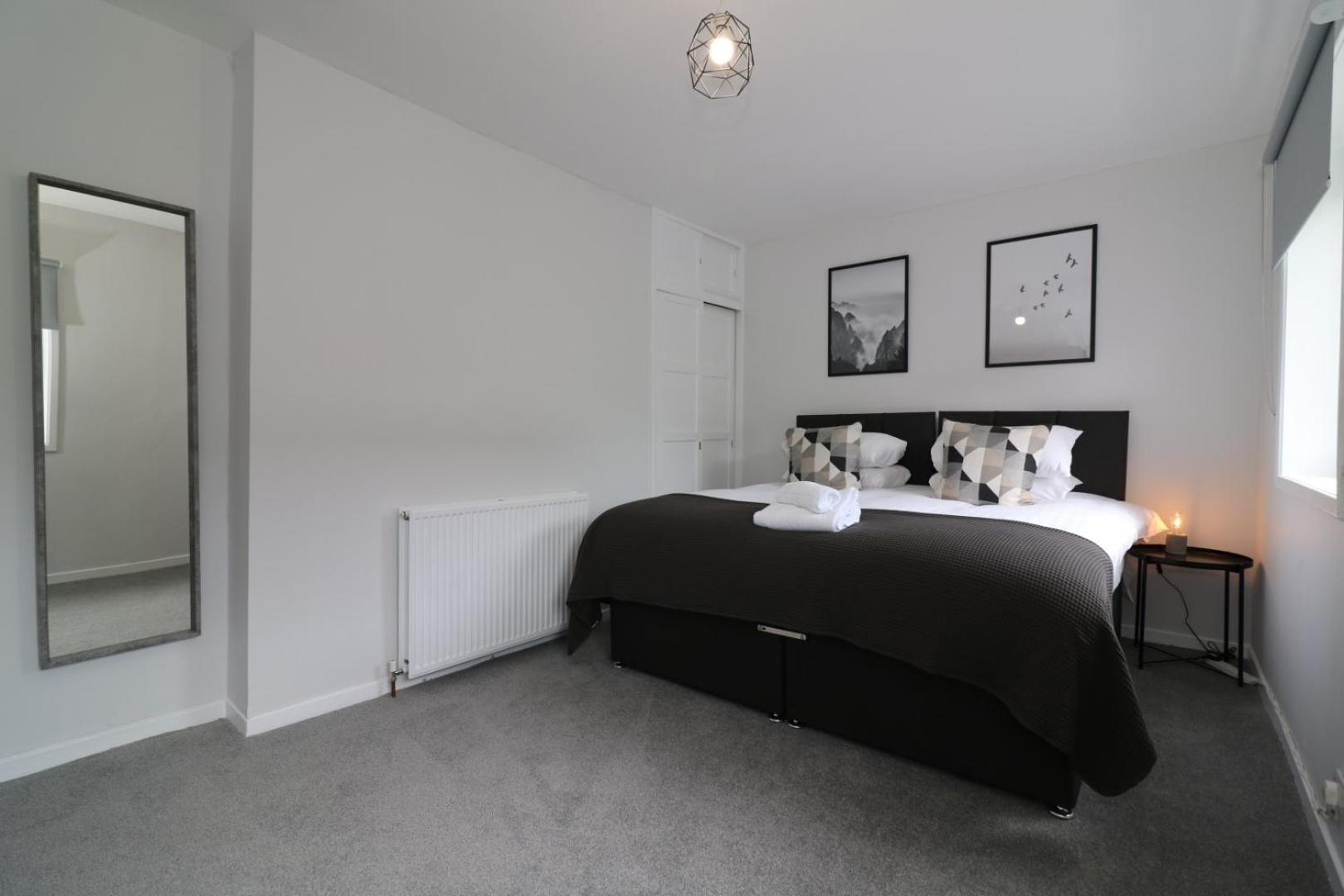 Apartment photo 2