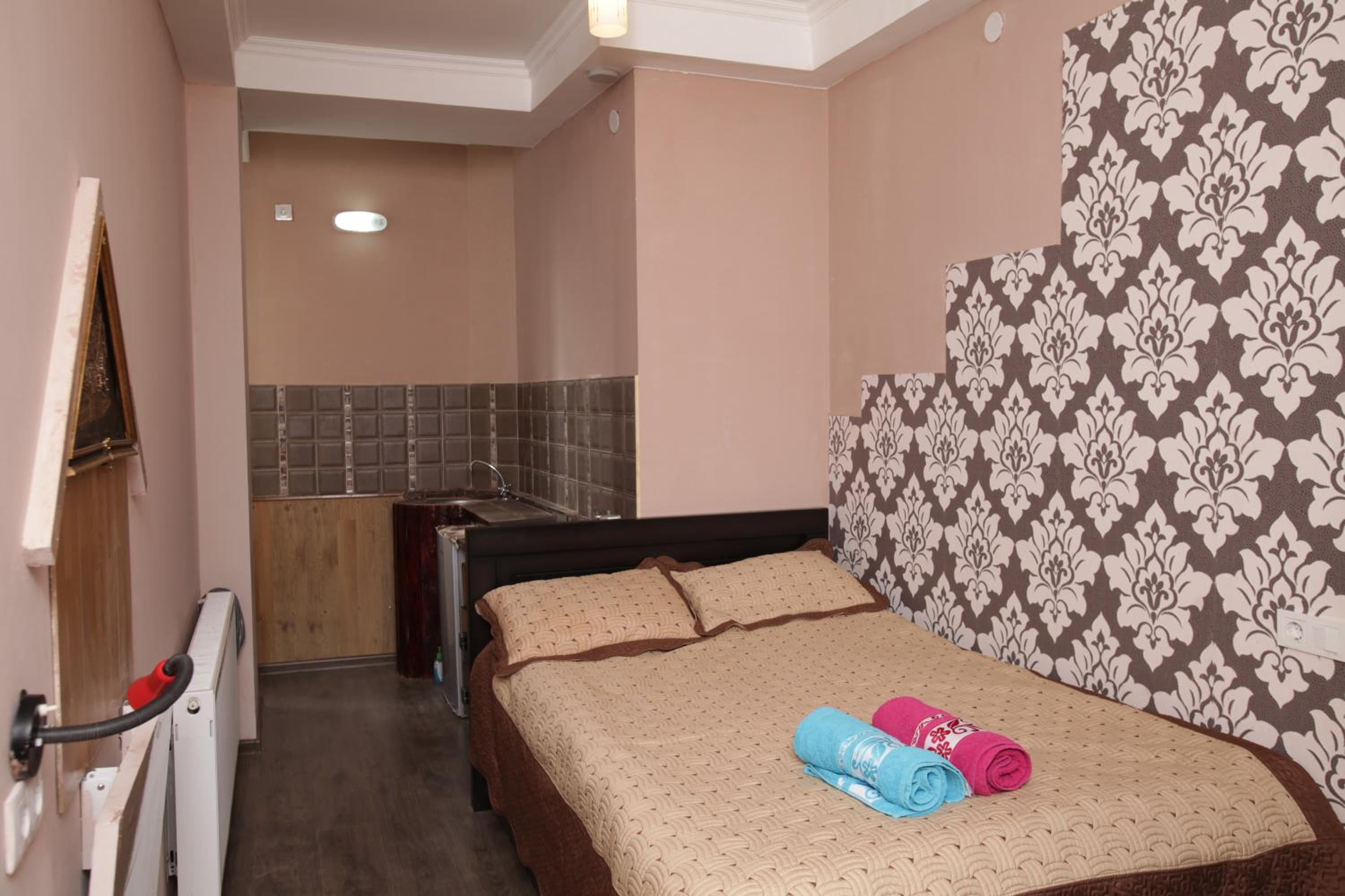 Studio Apartment - Photo 17