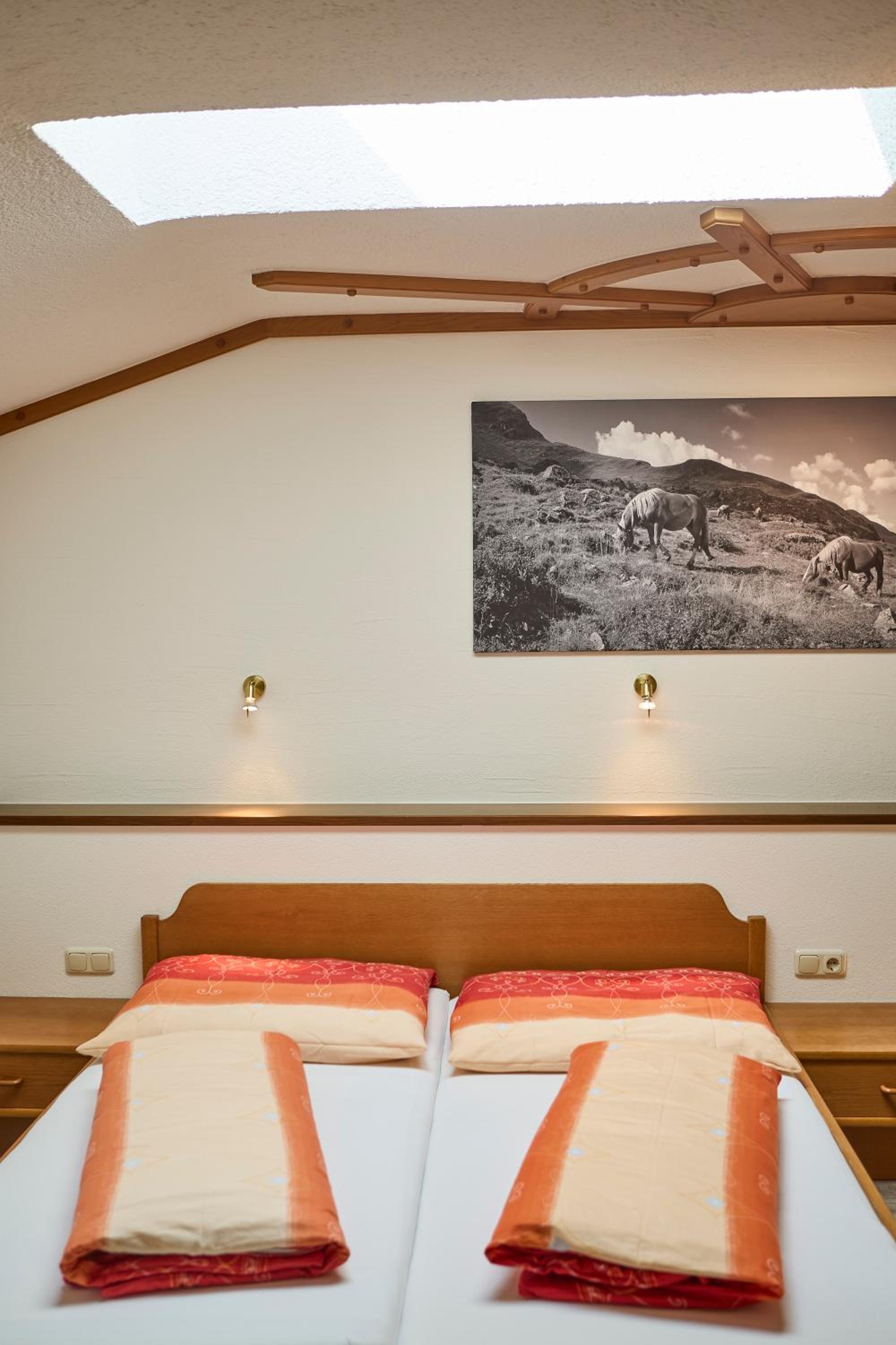 Two-Bedroom Apartment with Balcony (5 Adults) photo 3