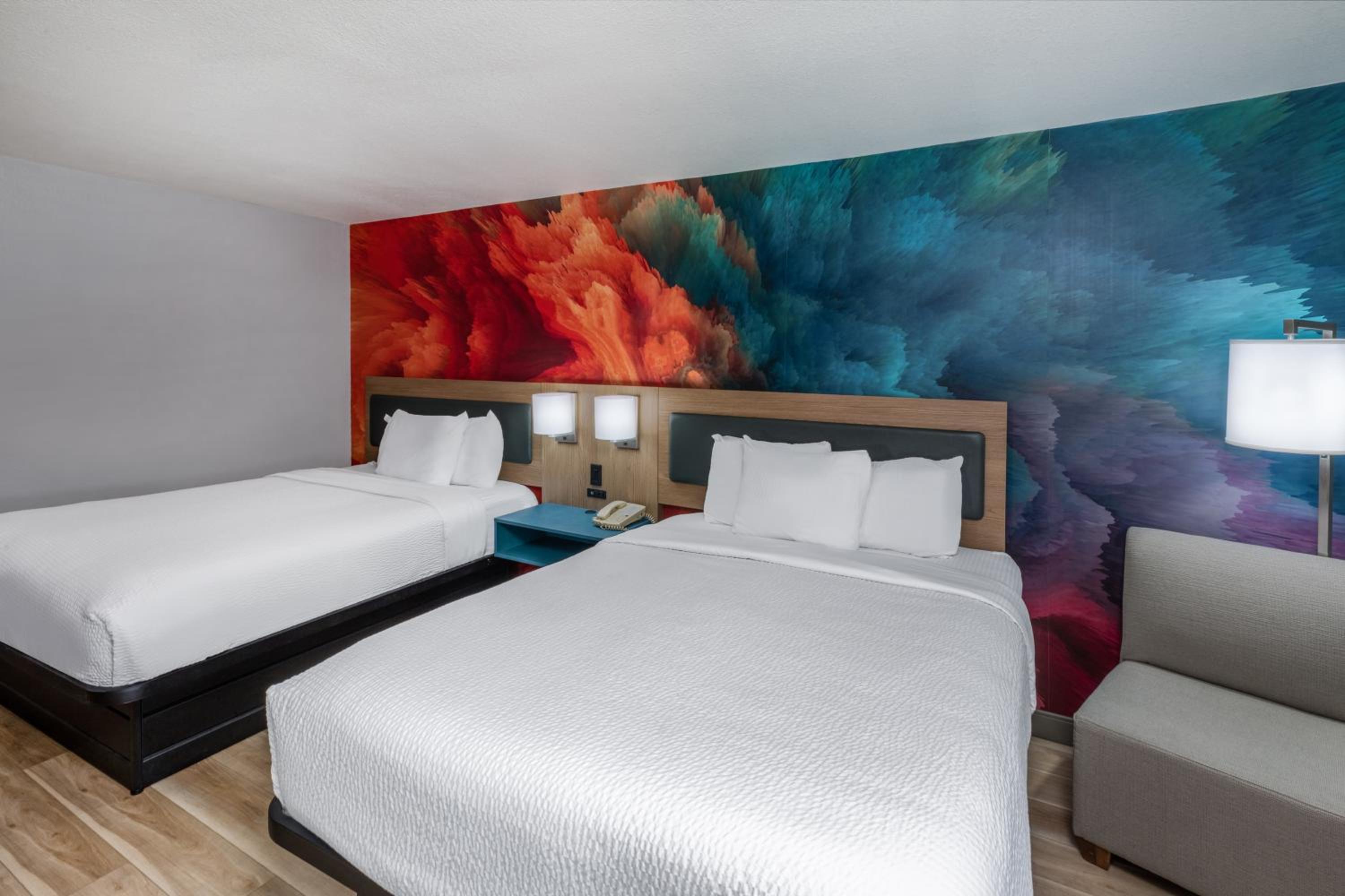 Queen Room with Two Queen Beds - Photo 3