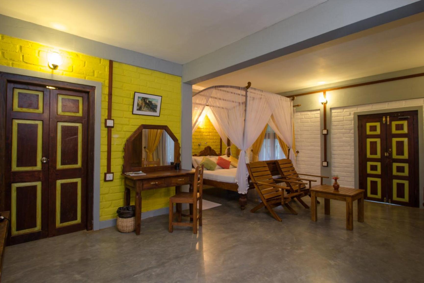 Deluxe Double Room with Balcony photo 2