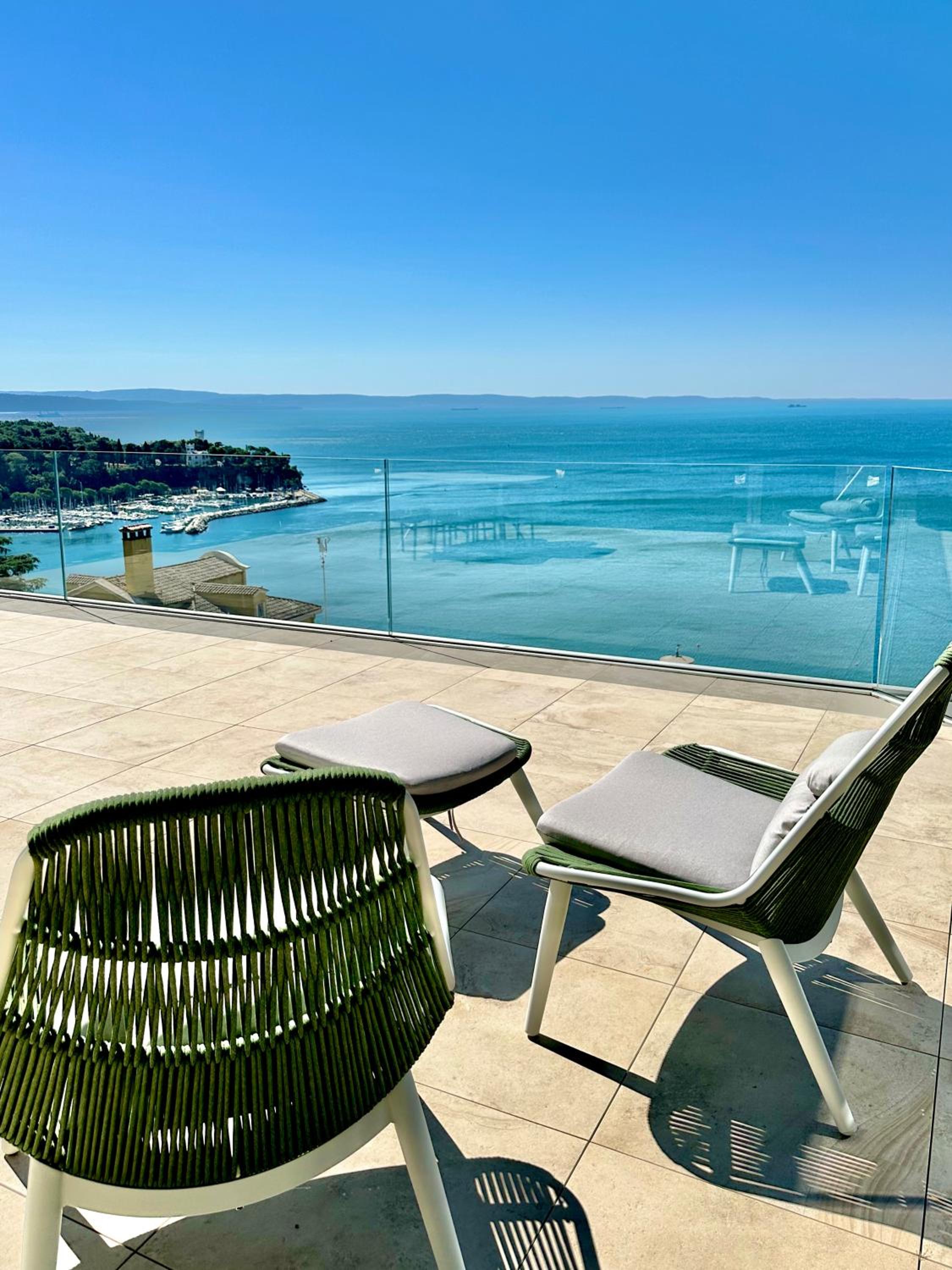 Executive Suite with Terrace and Sea View