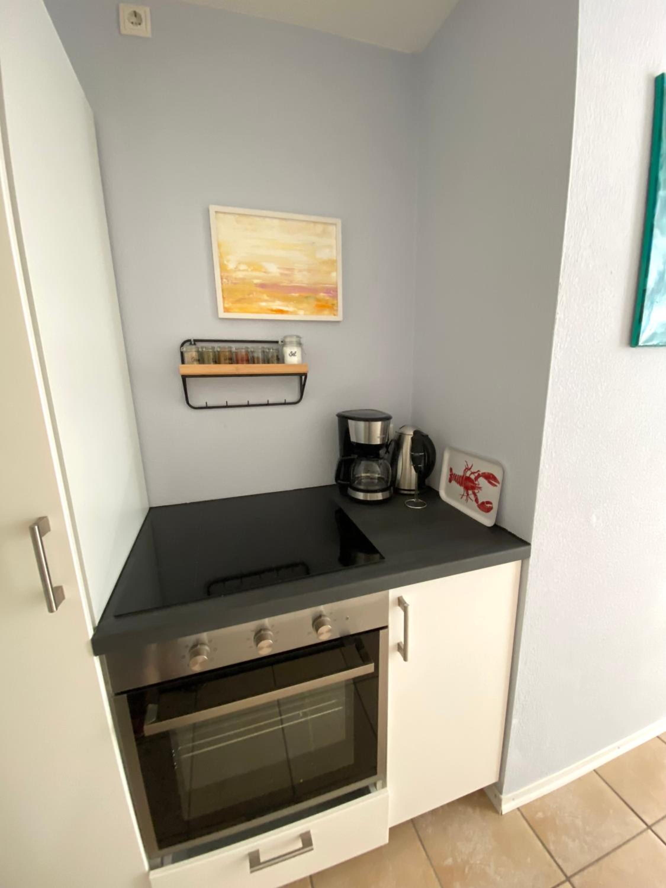 One-Bedroom Apartment photo 2