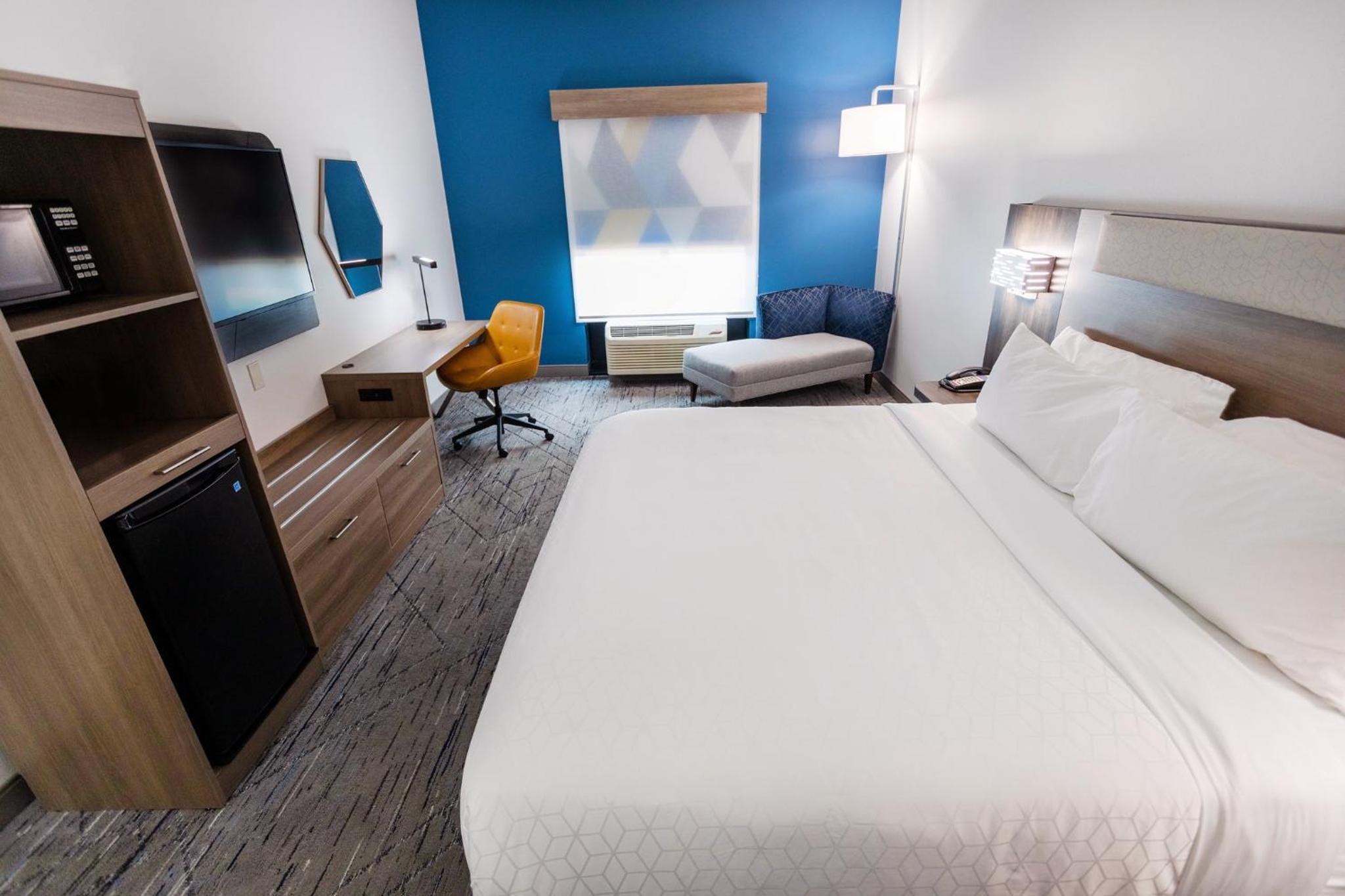 Standard King Room - Photo 4