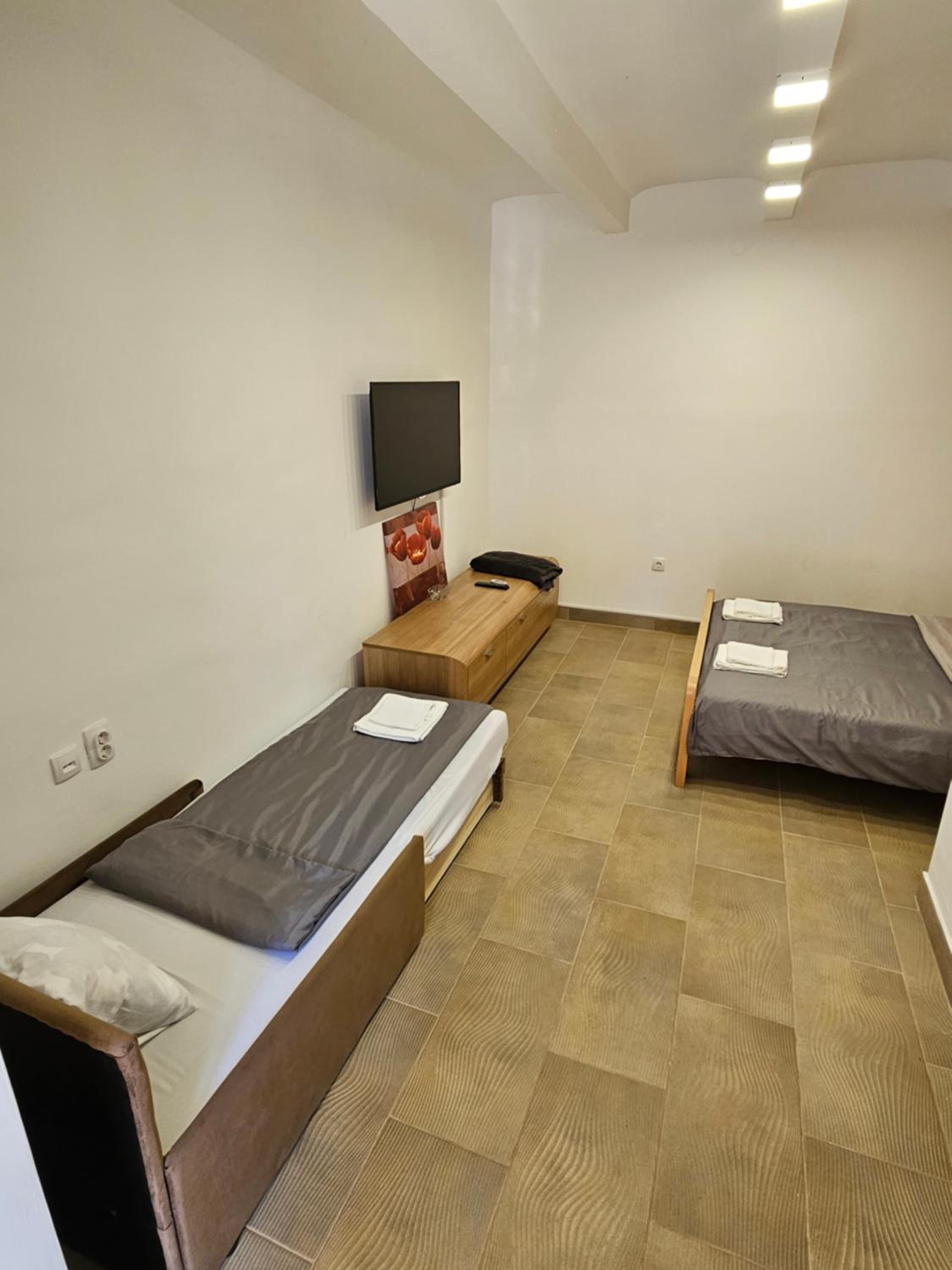One-Bedroom Apartment photo 2