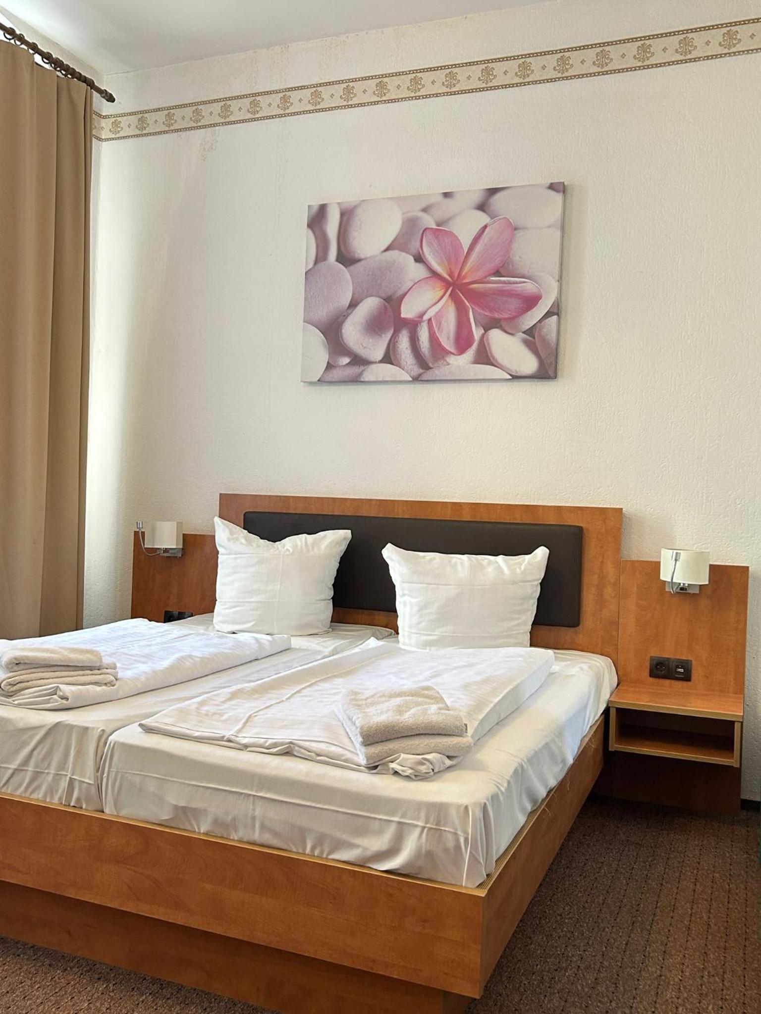 Basic Double Room photo 2