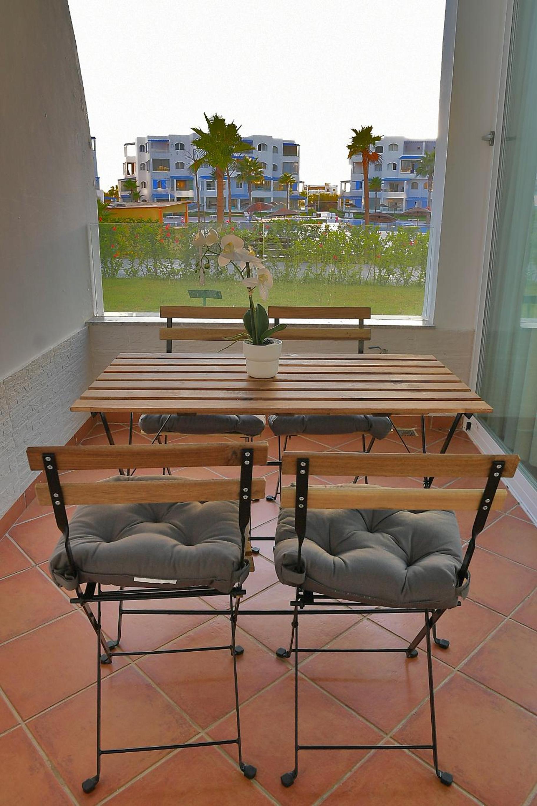 Apartment with Pool View  - Photo 2
