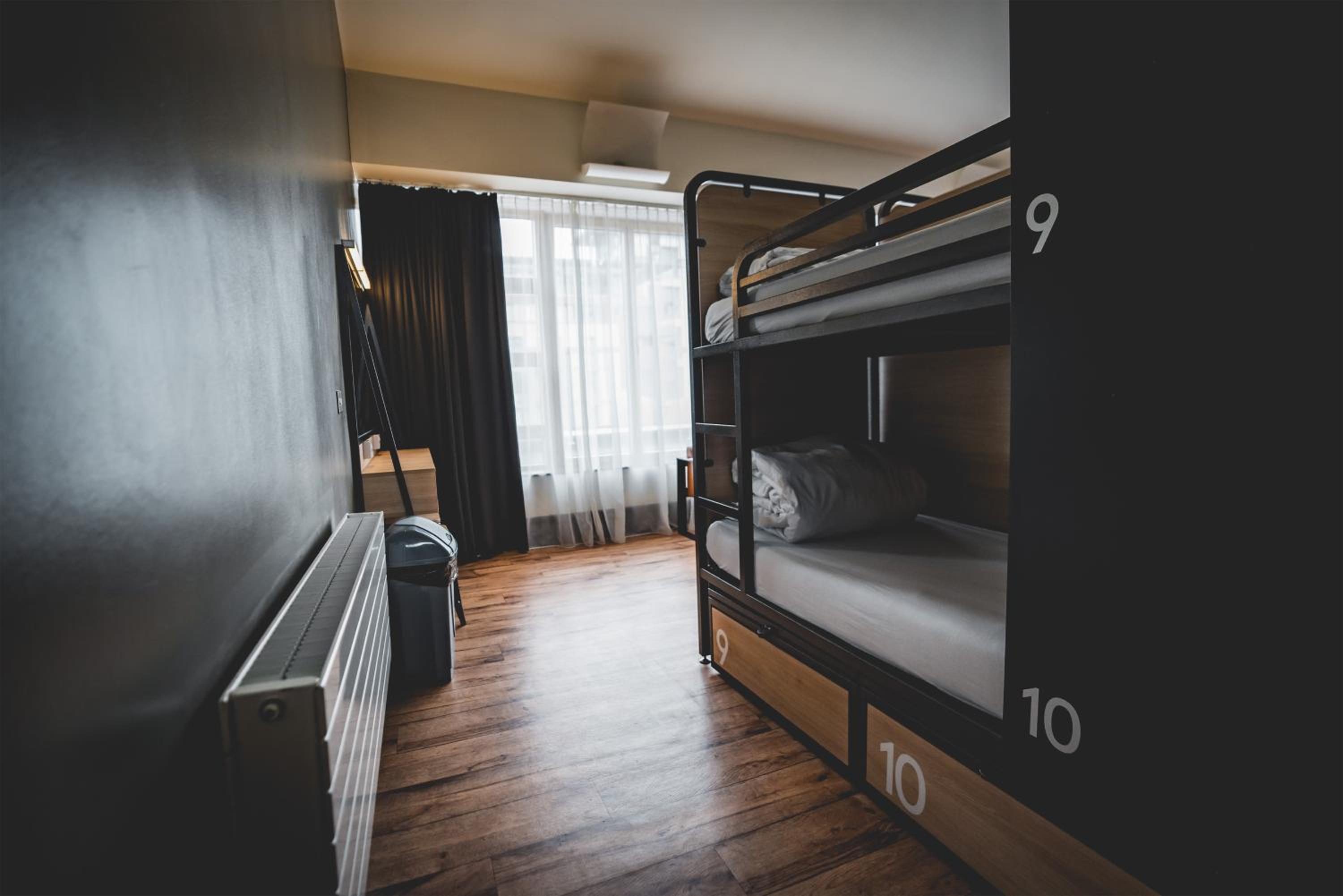 Bed in Female Dorm - Ensuite photo 2