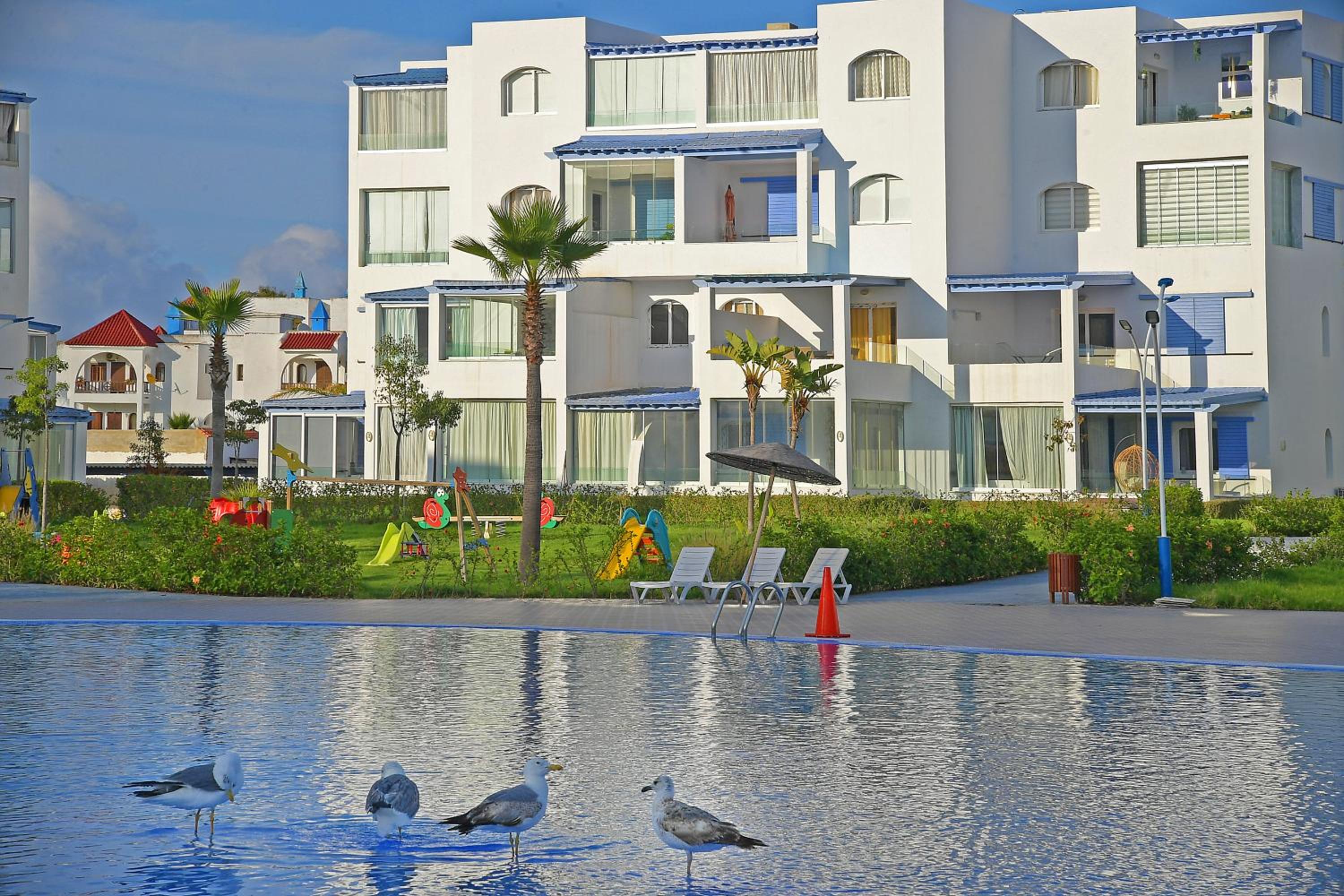 Apartment with Pool View  - Photo 9