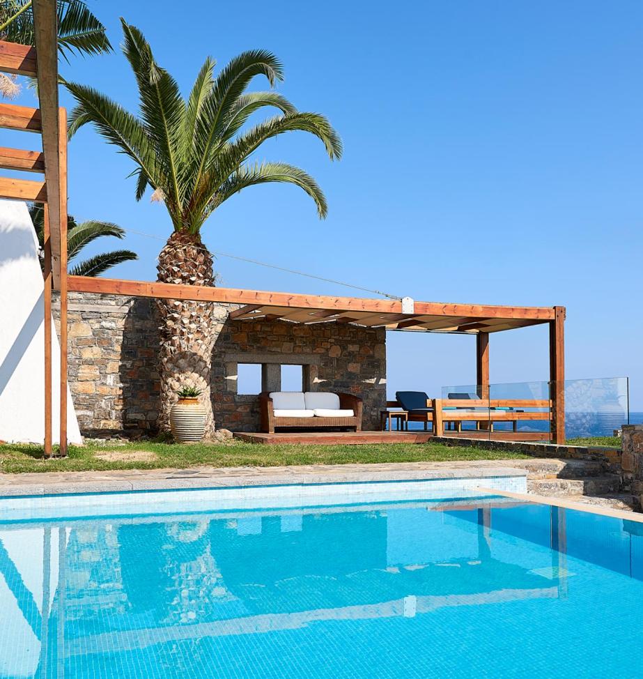 Club Suite 3Bedroom Private Pool Seafront- Aphrodite's House thumbnail 6