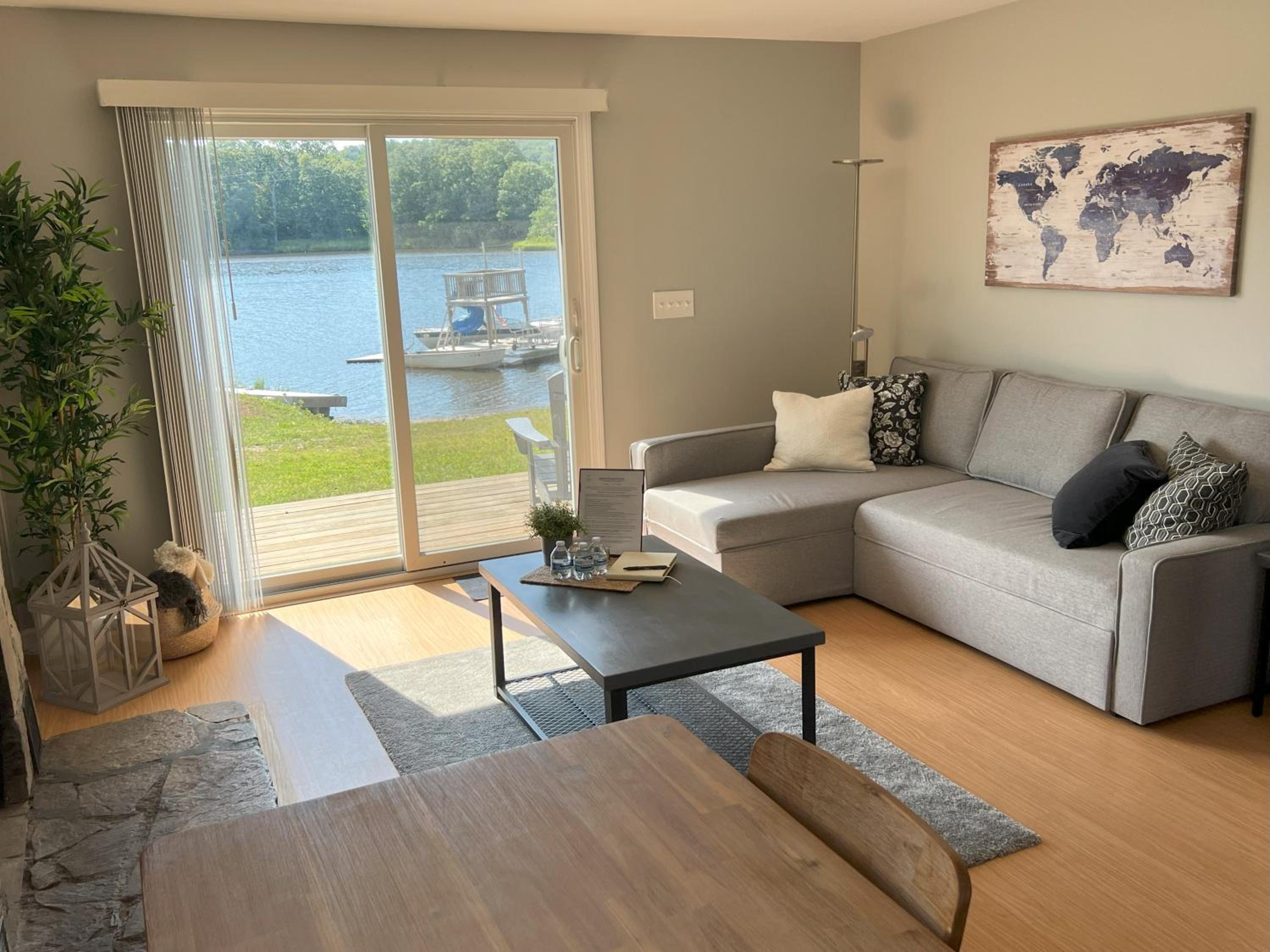 One-Bedroom House photo 1