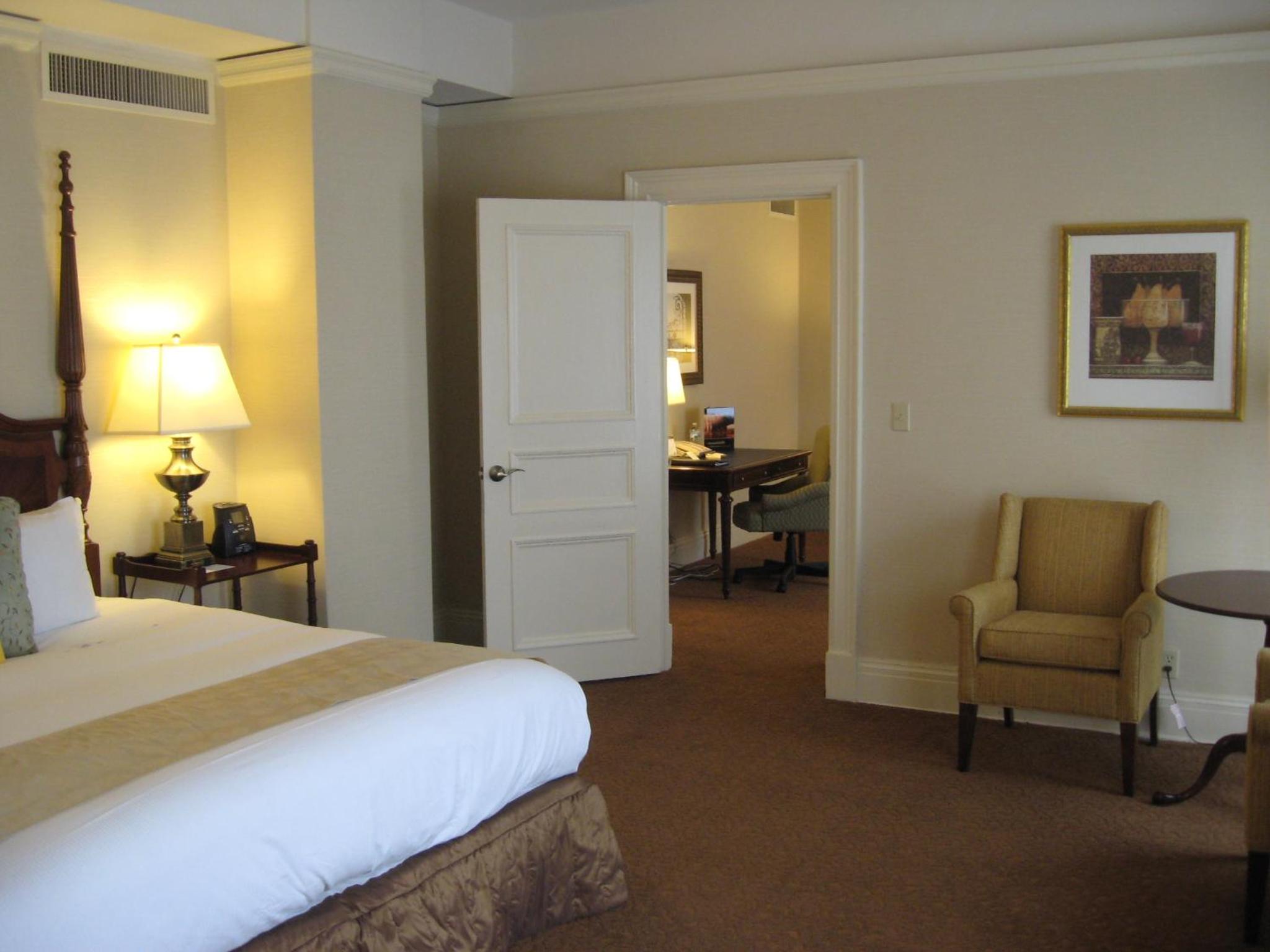 Parlor Room photo 2
