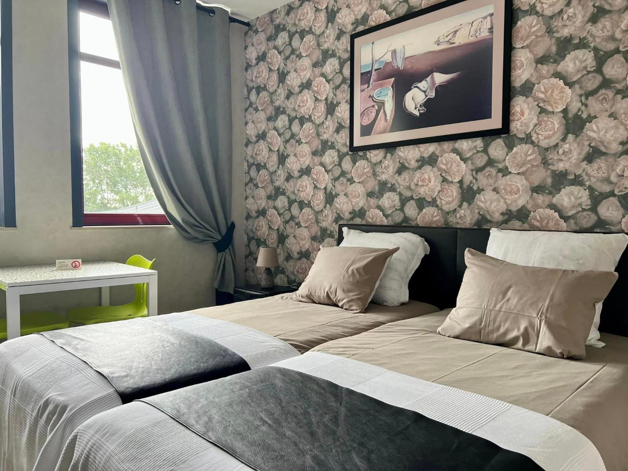 Twin Room with Private Bathroom photo 1