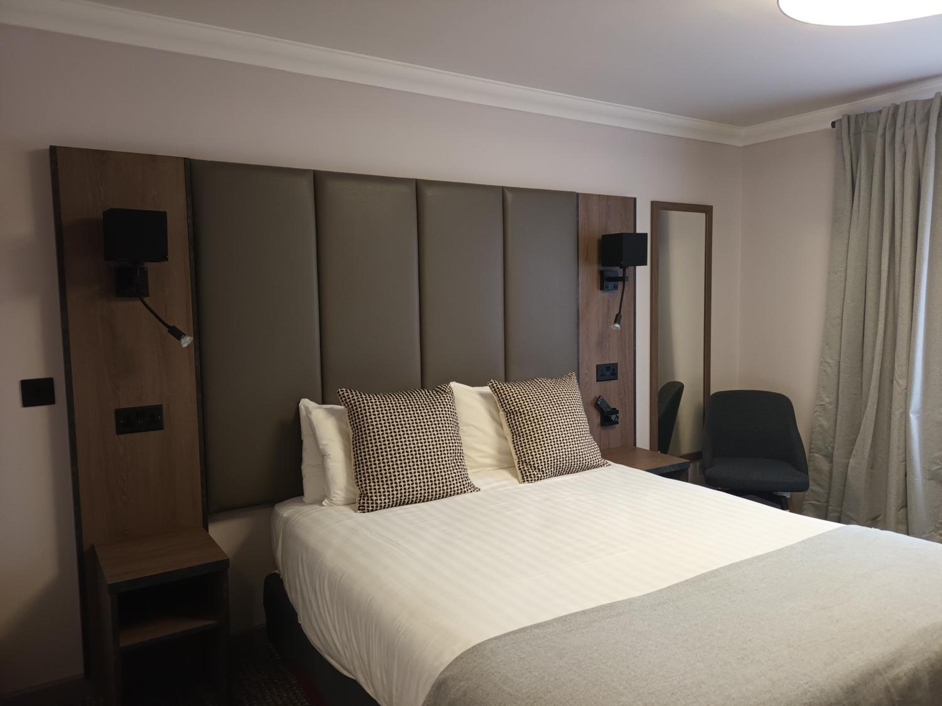 Double or Twin Room with Bathroom photo 1