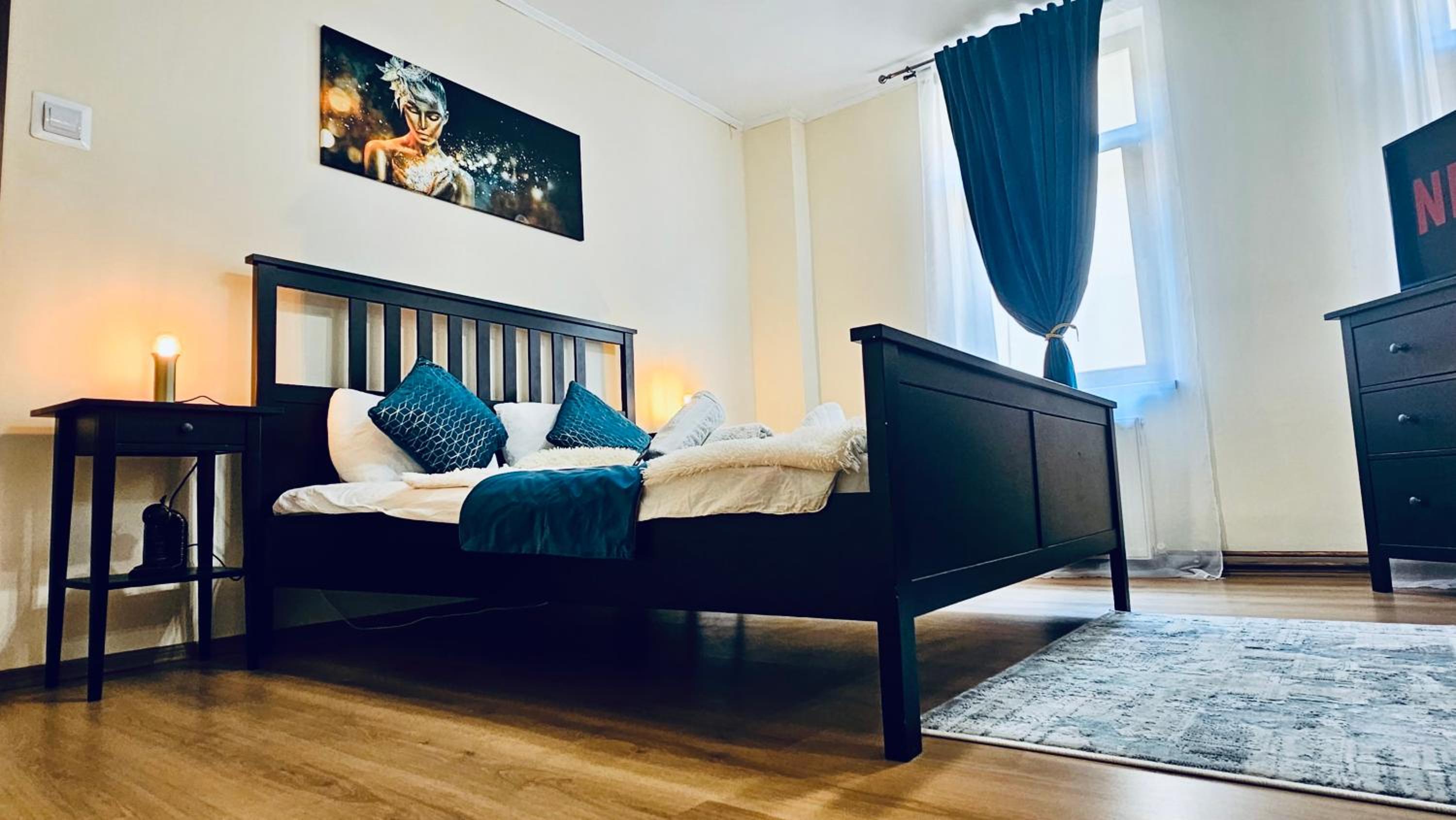 One-Bedroom Apartment - Photo 1