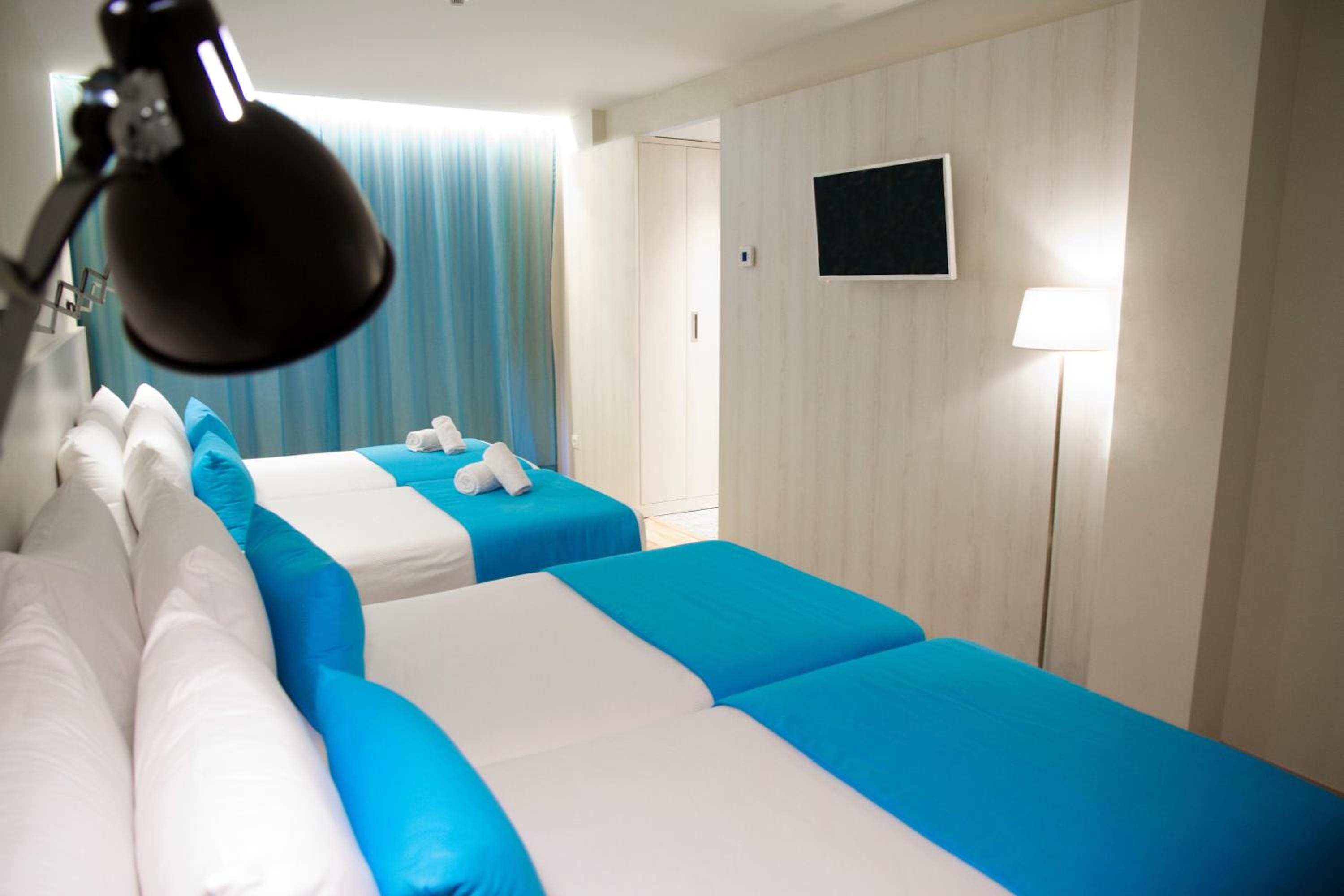 Triple Room (3 Adults) - Photo 2
