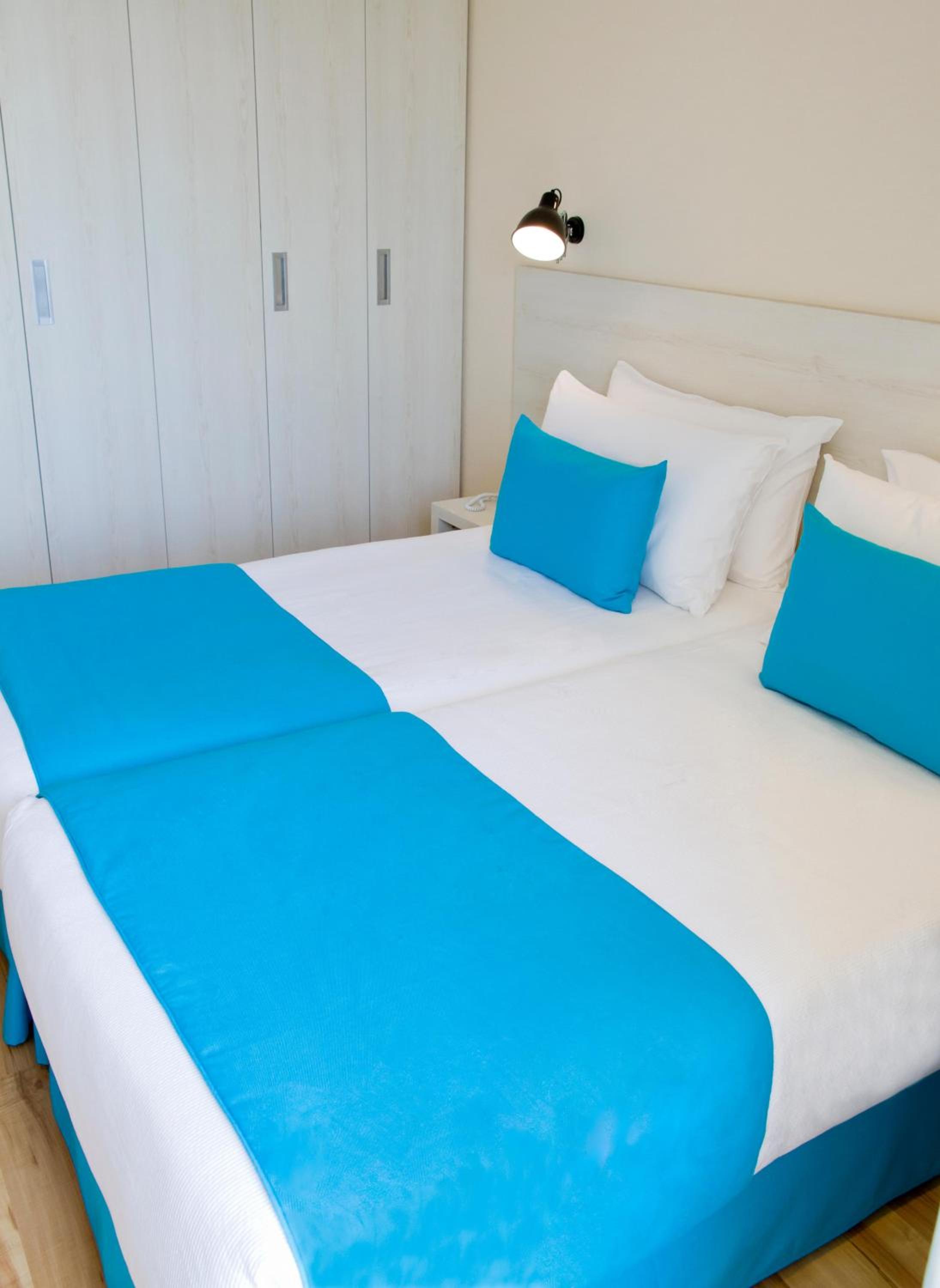 Double or Twin Room - Photo 7