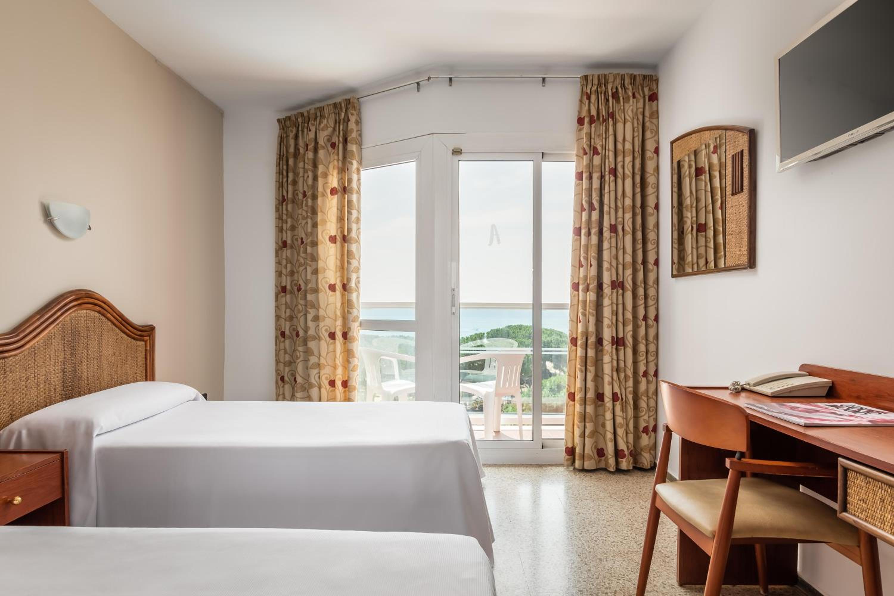 Double or Twin Room - Photo 1