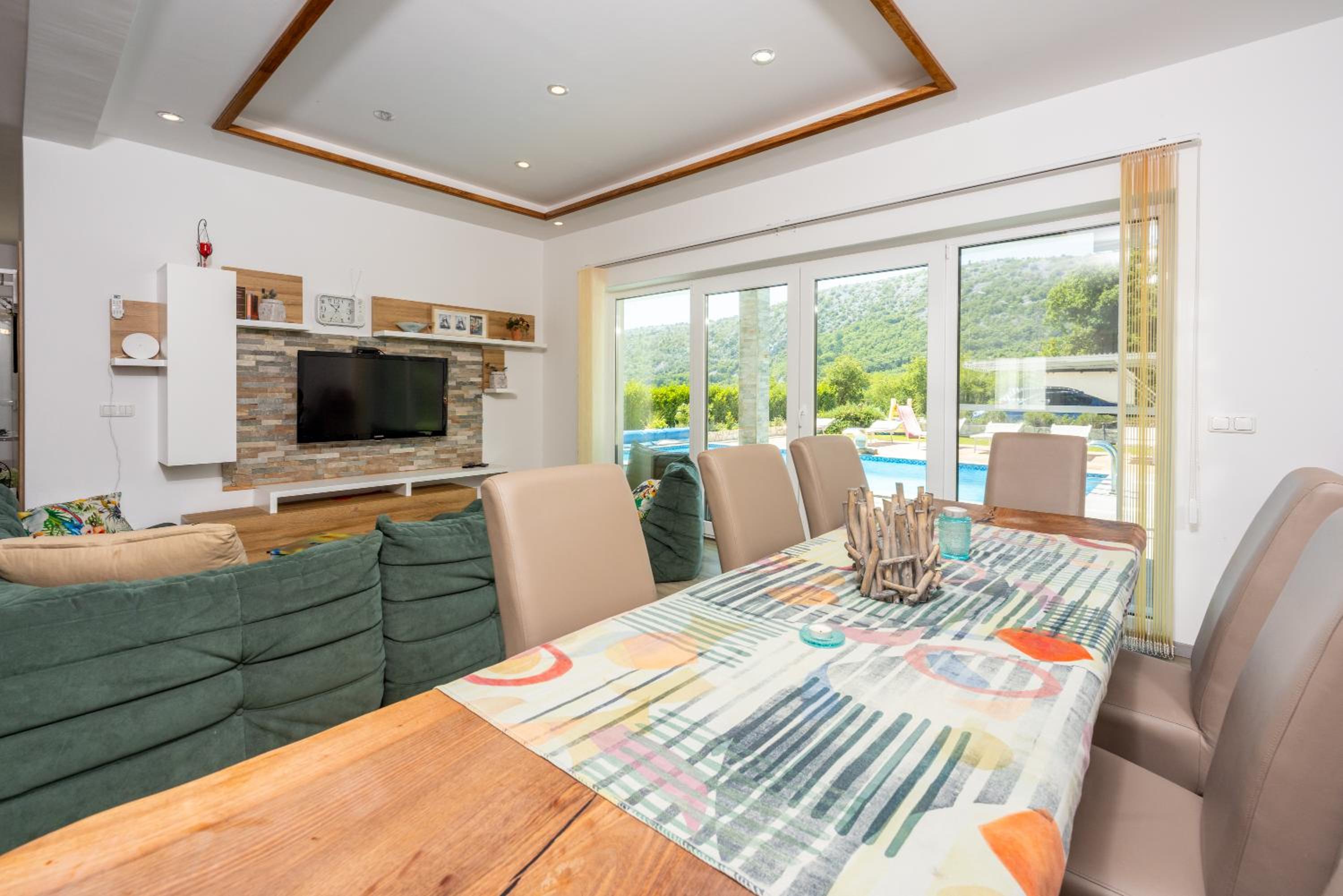 Villa photo 3