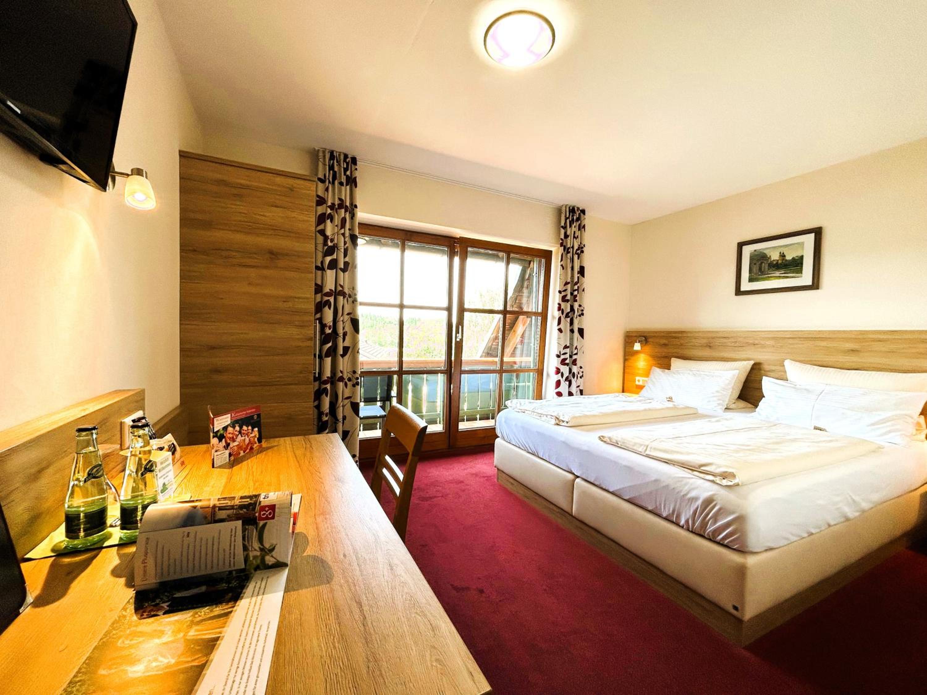 King Room with Balcony photo 1