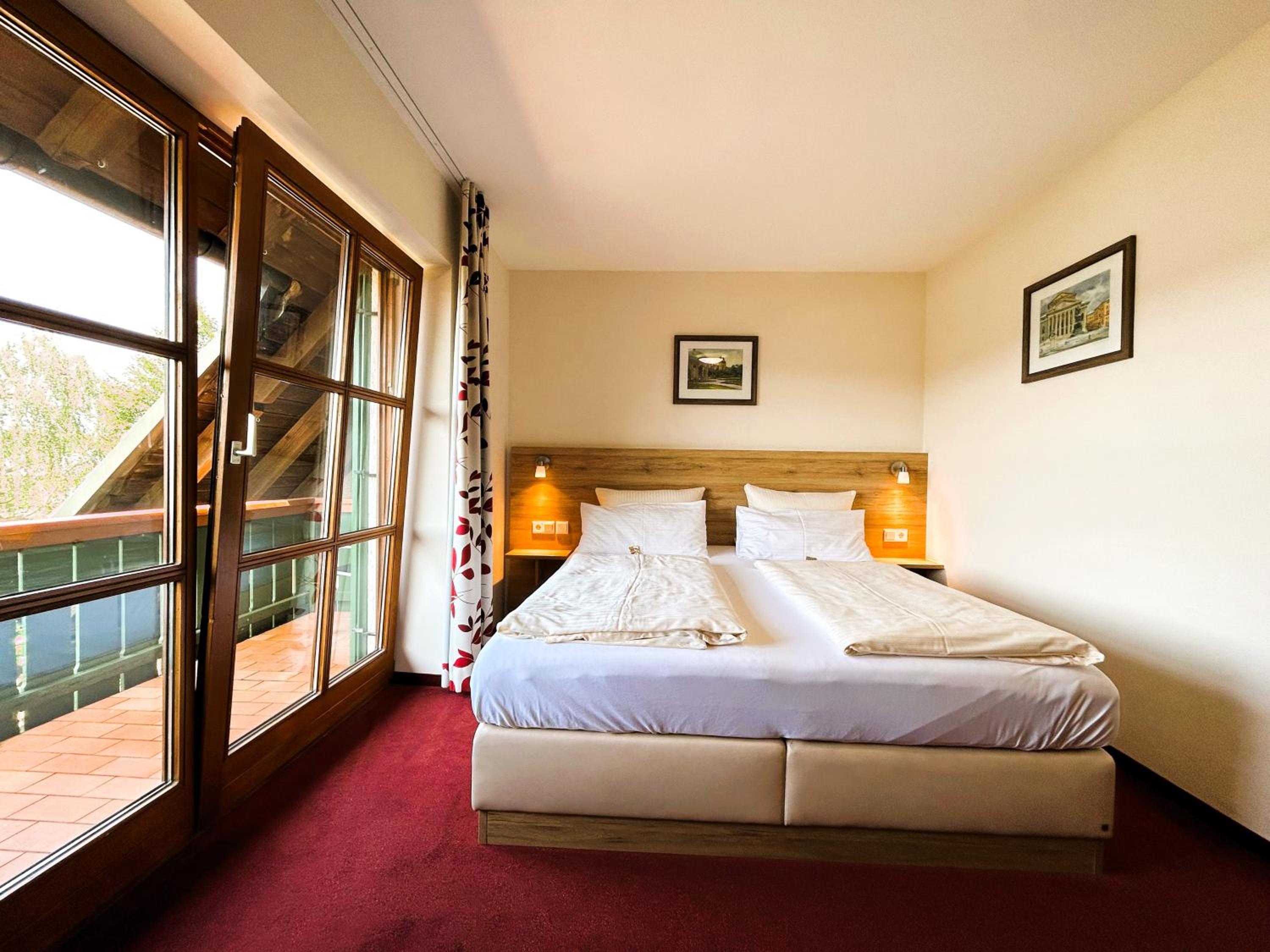 King Room with Balcony photo 3