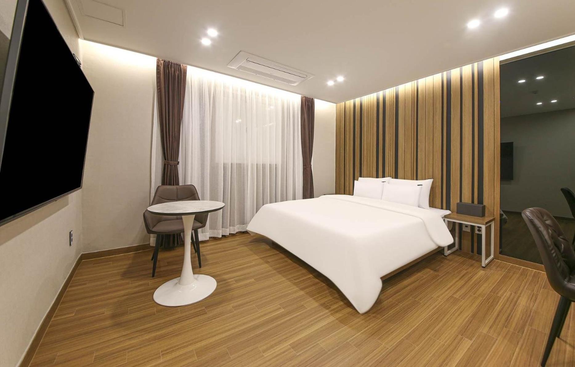 Superior King Room - Photo 1