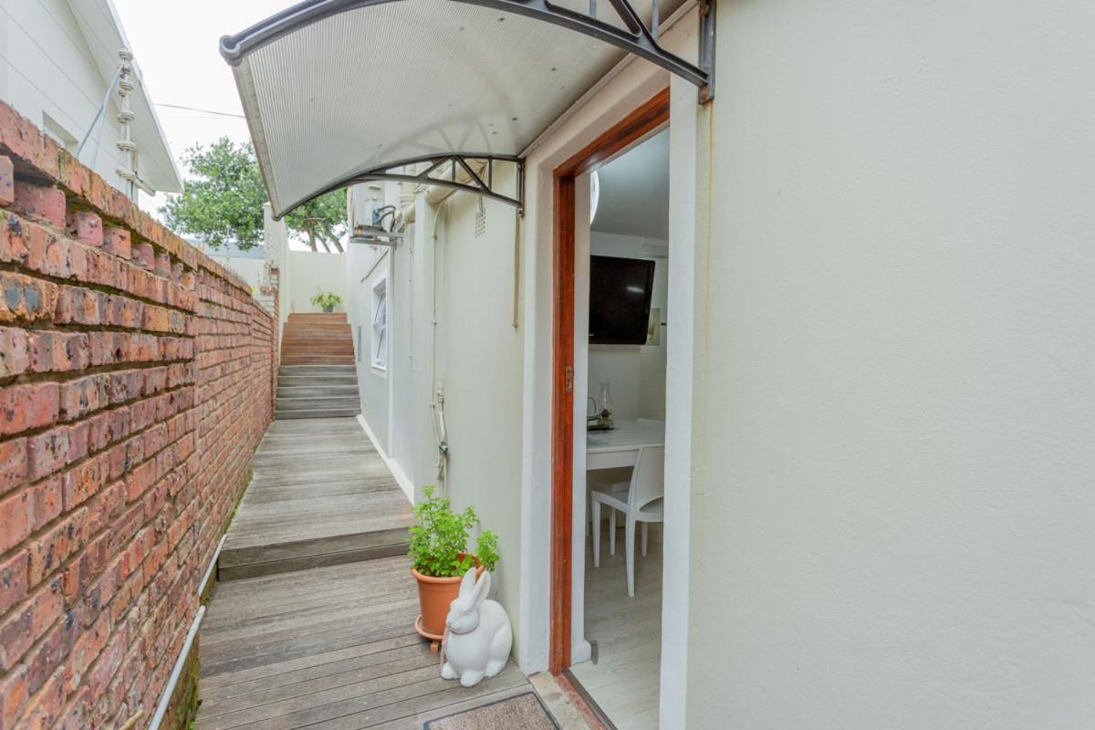Apartment - Garden Flat photo 2