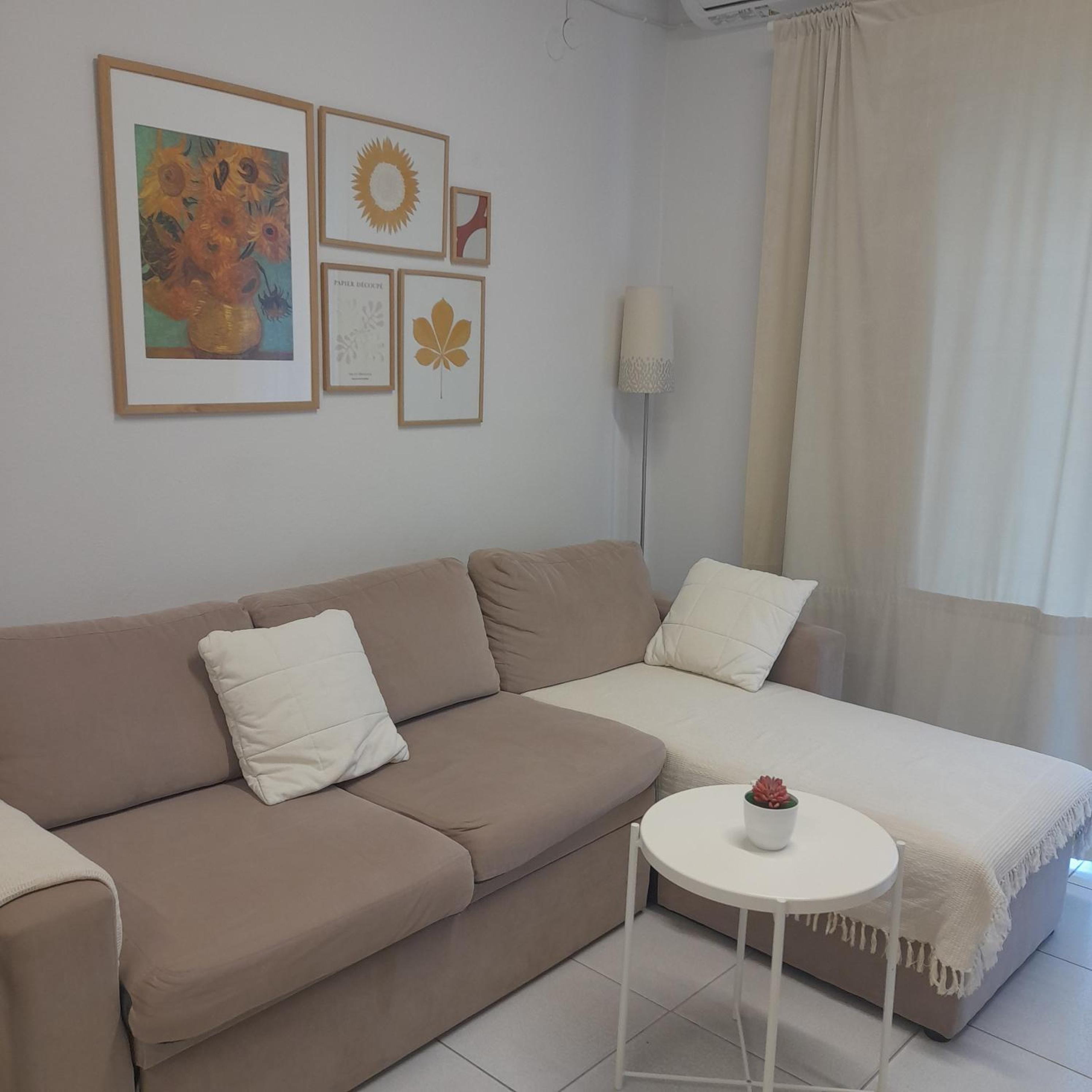 One-Bedroom Apartment photo 1