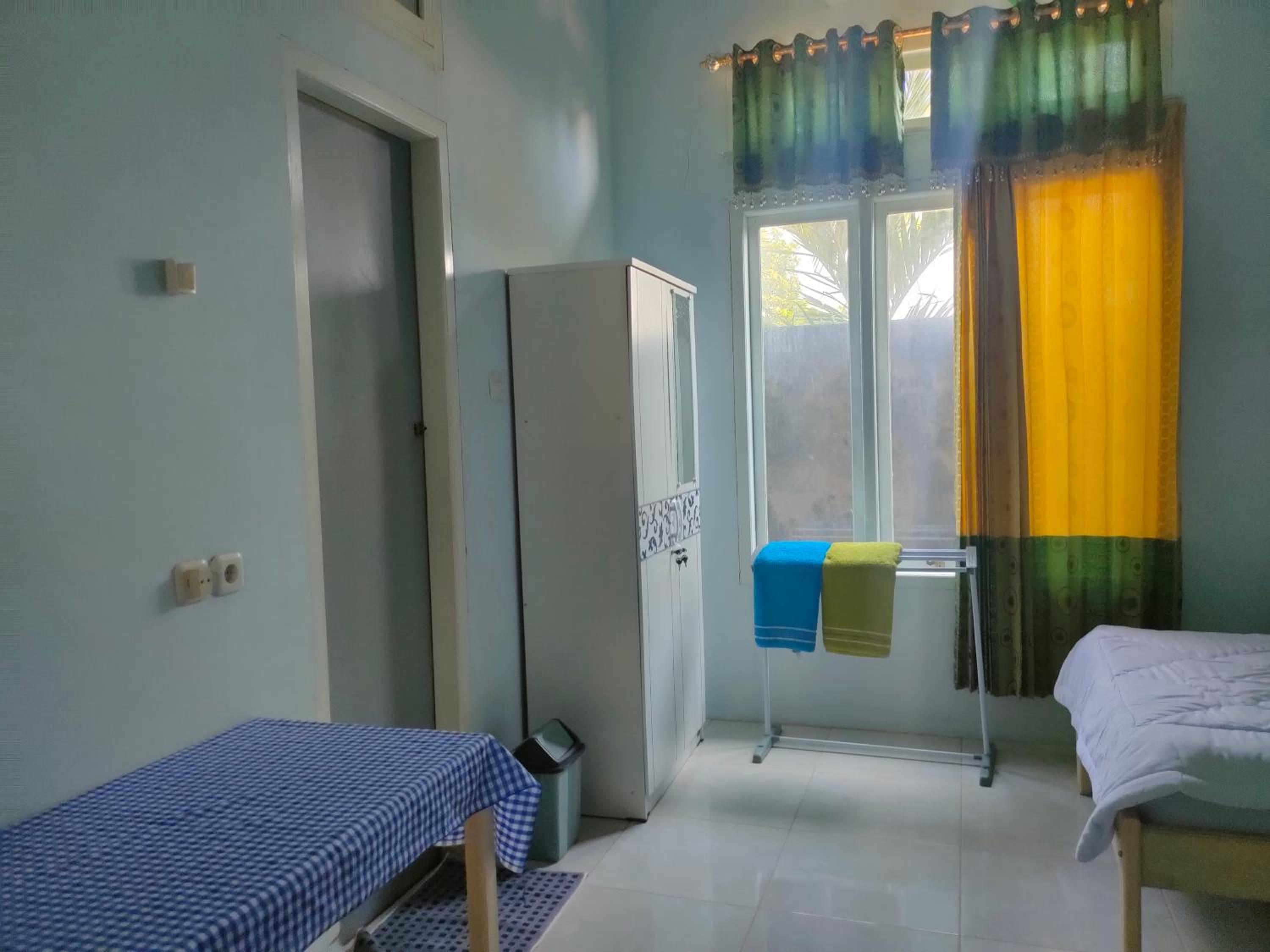 Twin Room With Private Bathroom photo 3