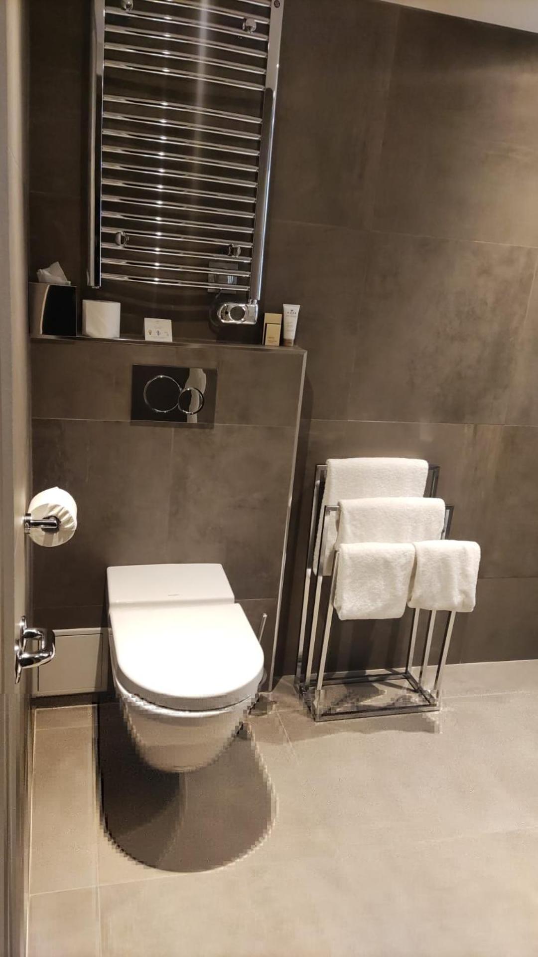 Ground Floor Double room 52 ft² ♿