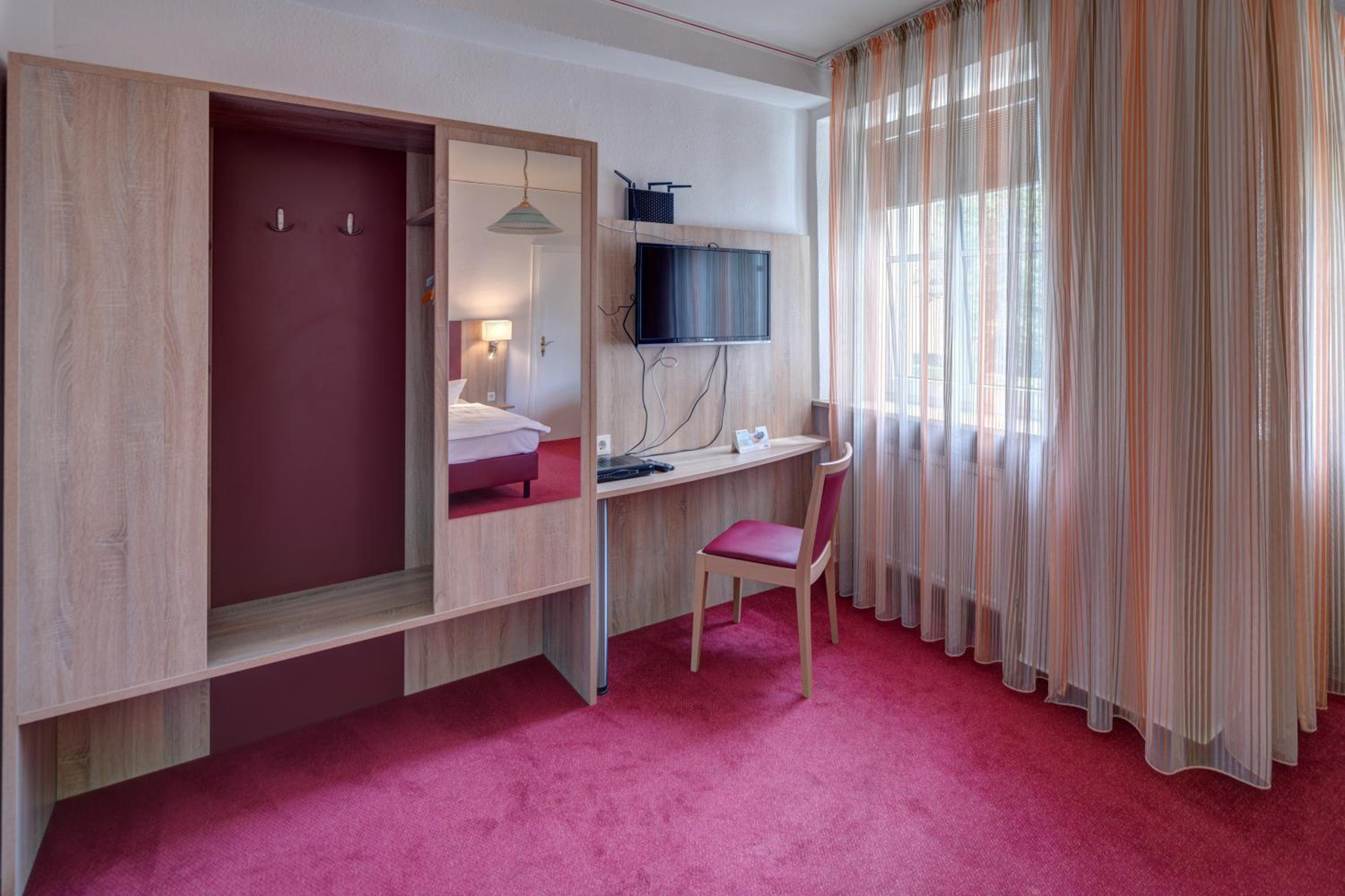 Double Room - Photo 3