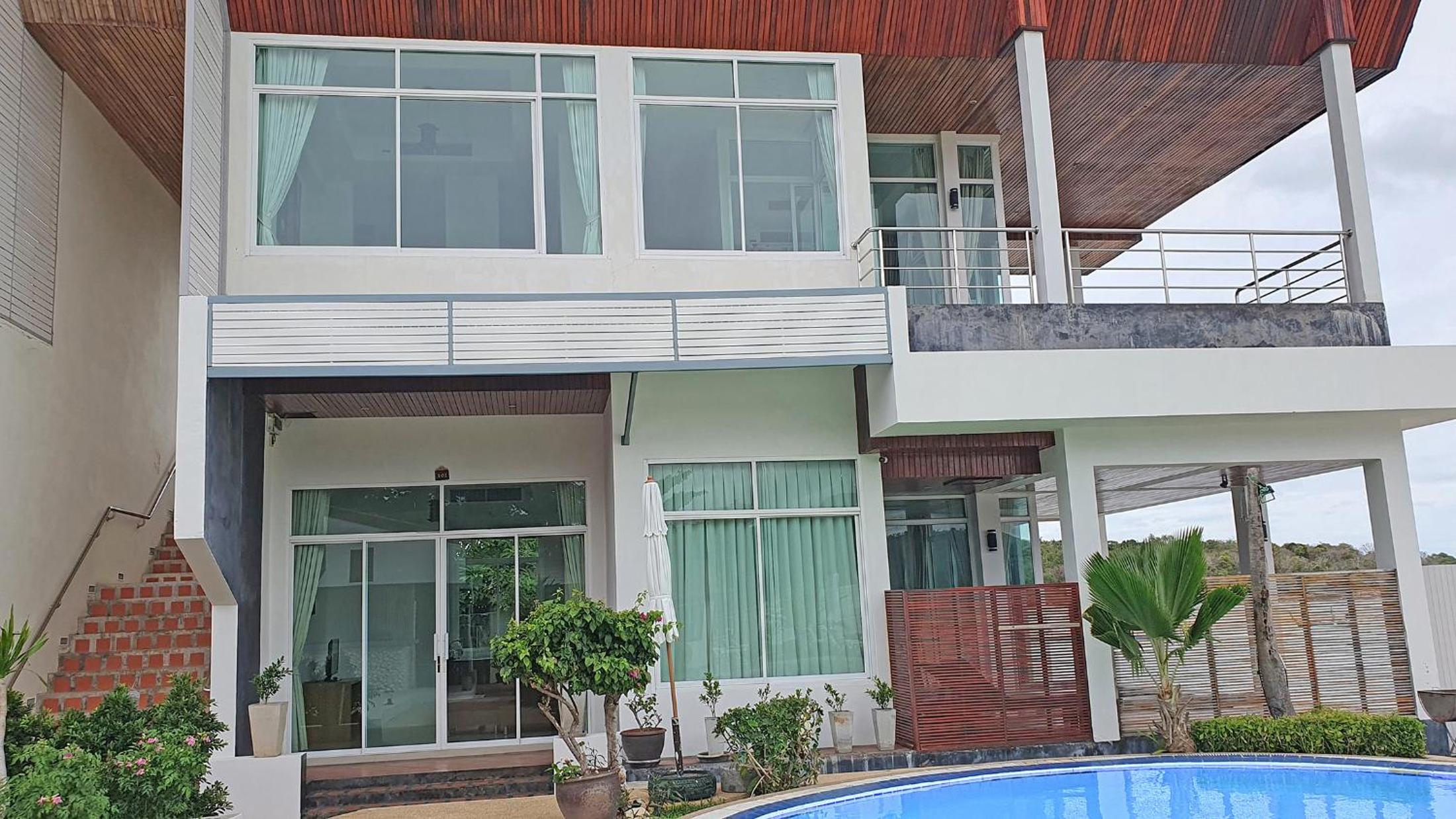 Suite with Private Pool photo 1