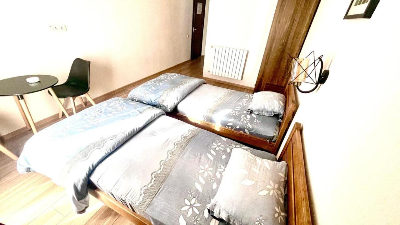 Standard Twin Room With Shared Bathroom photo 3