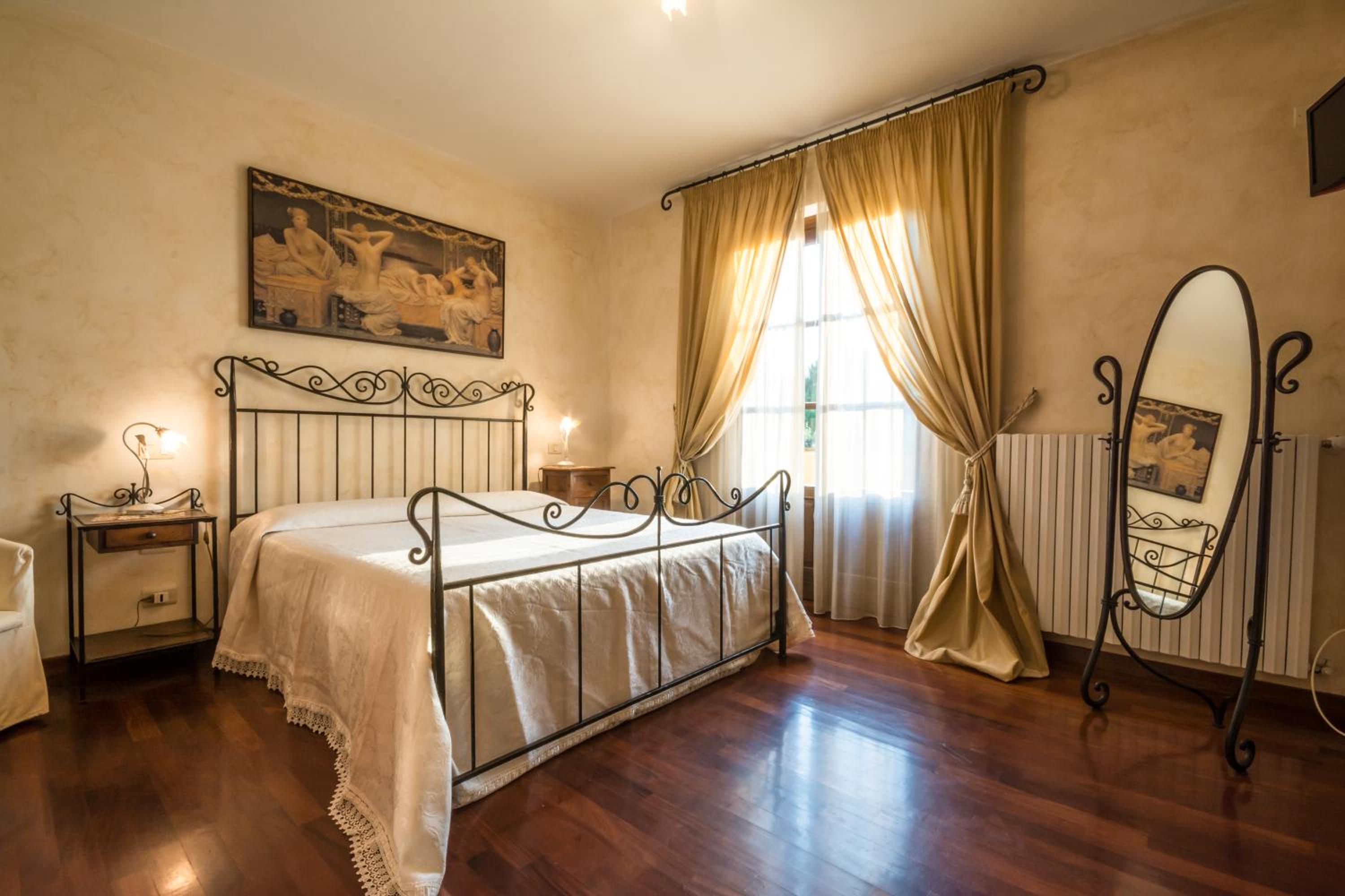 Superior Double Room with Balcony photo 1