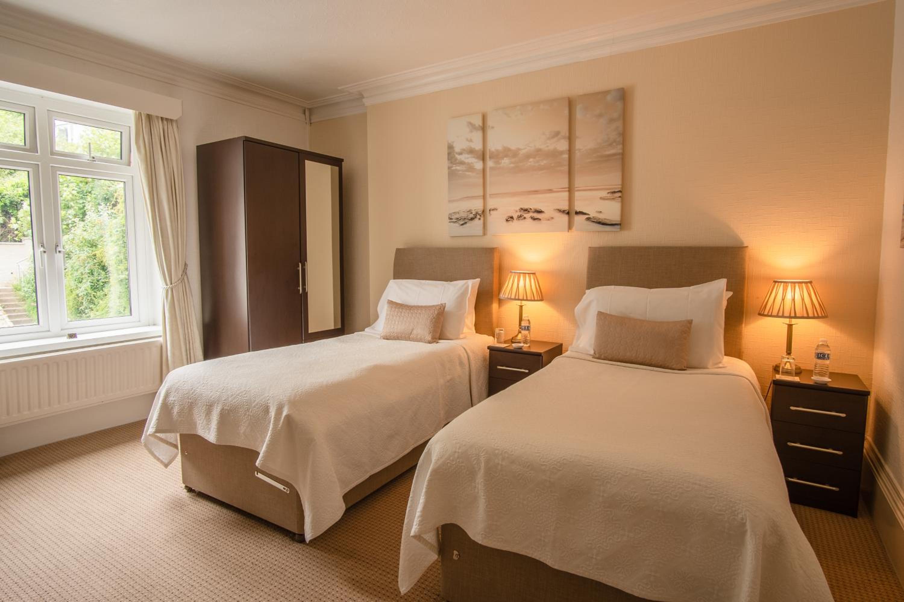 Twin Room with Private Shower photo 3
