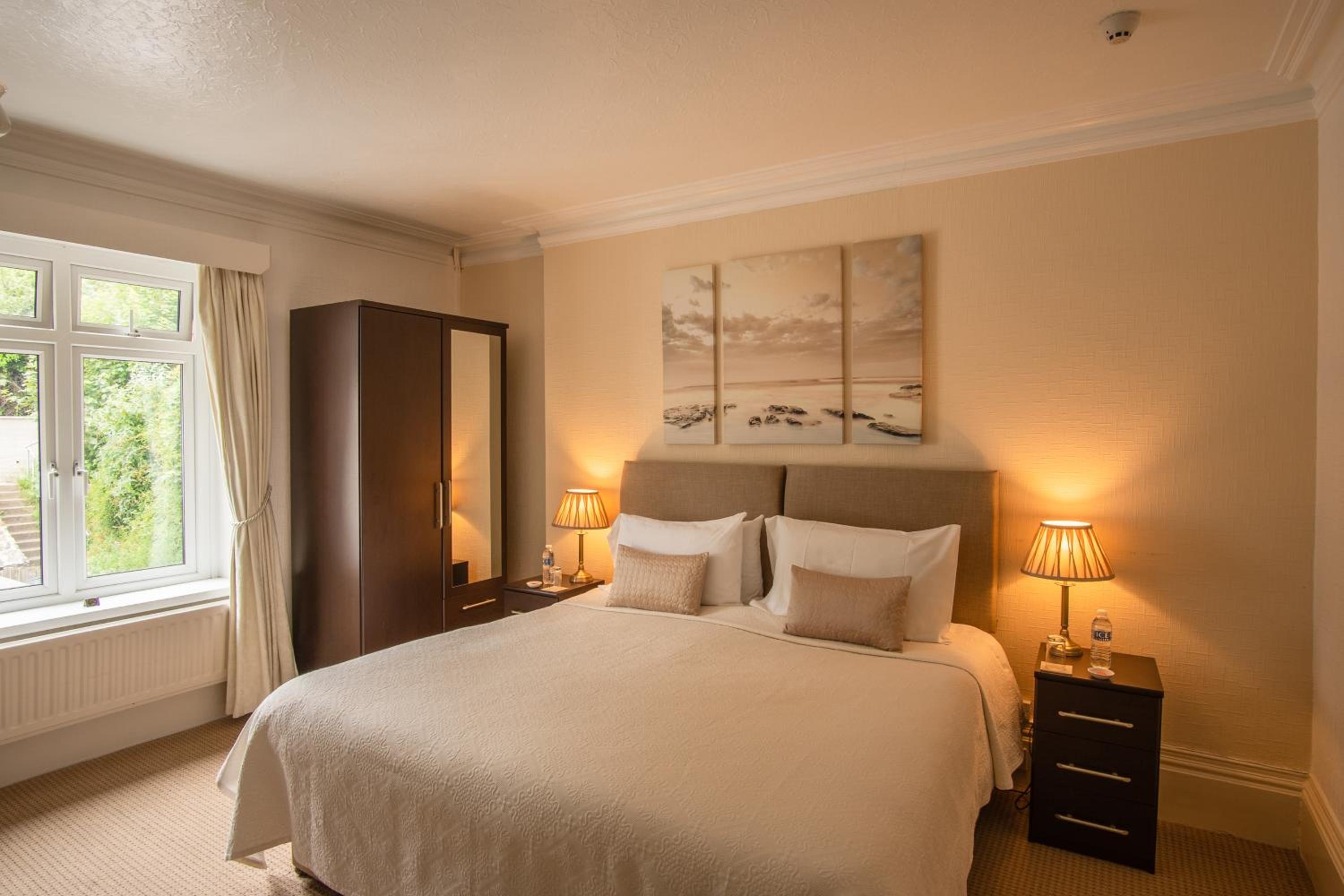 Twin Room with Private Shower