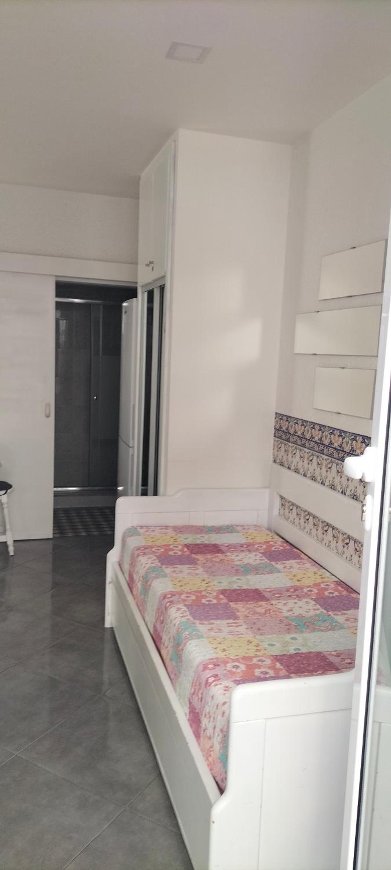One-Bedroom House - Photo 38