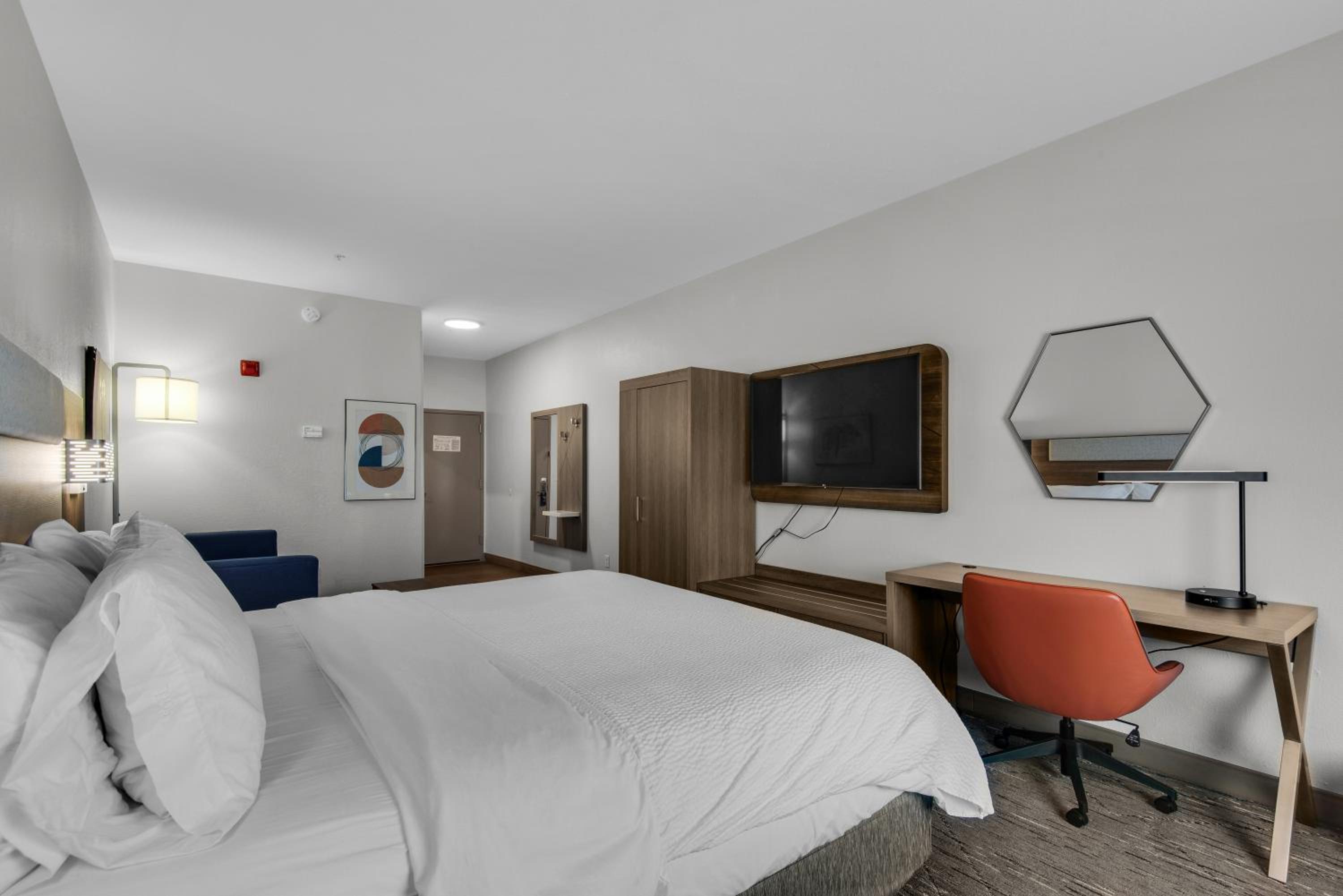 King Suite with Sofa Bed - Photo 11