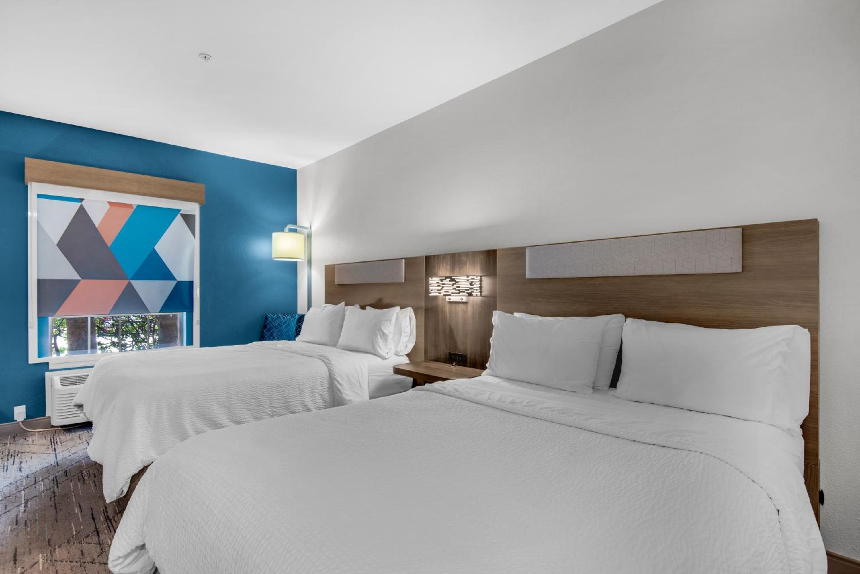 Standard Queen Room with Two Queen Beds - Photo 1