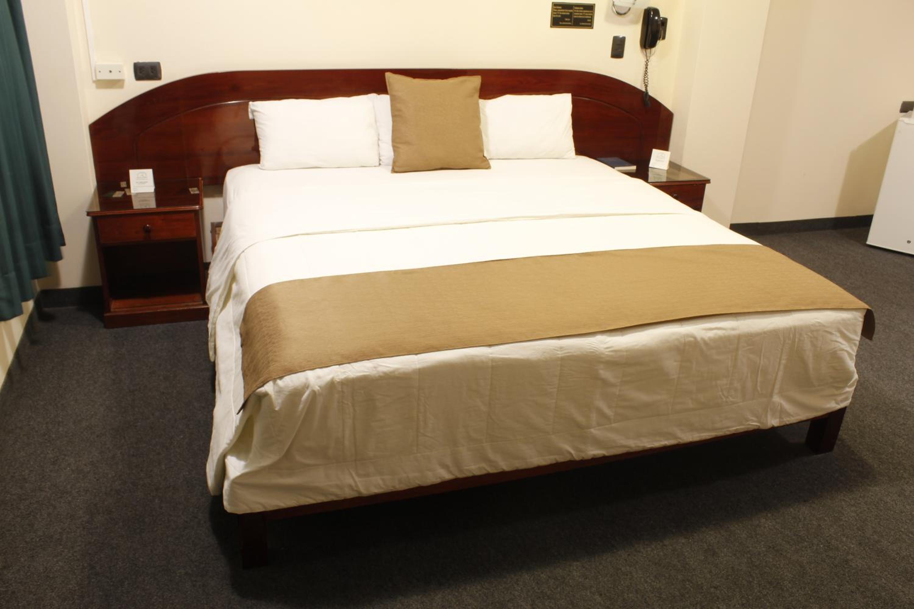 Deluxe King Room photo 1