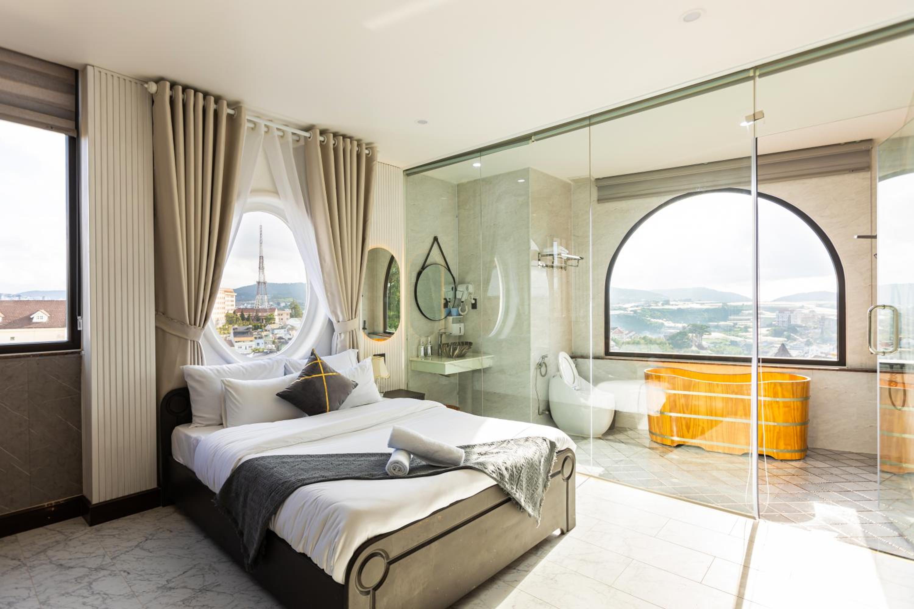 Deluxe Double Room with Bath