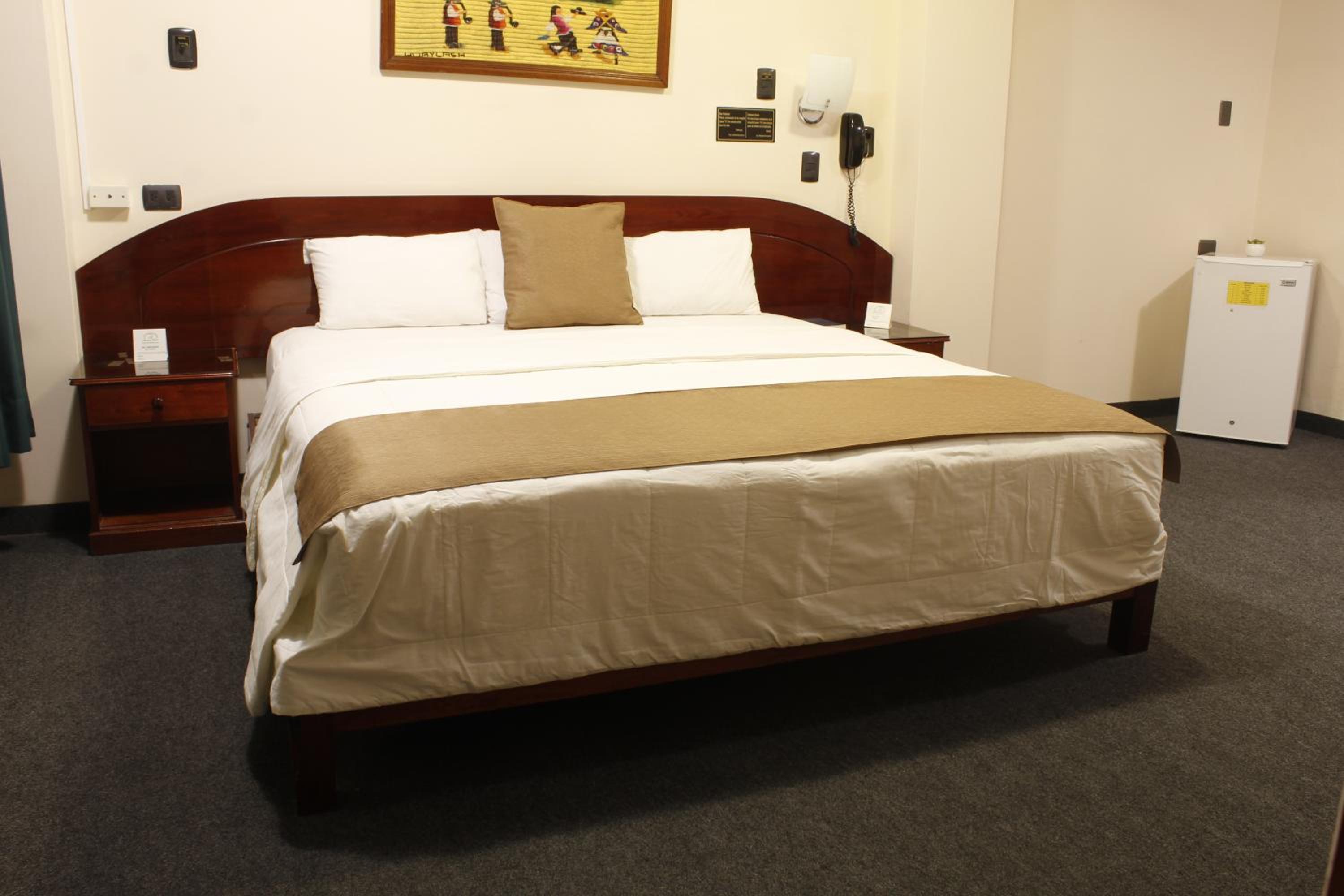 Deluxe King Room photo 3