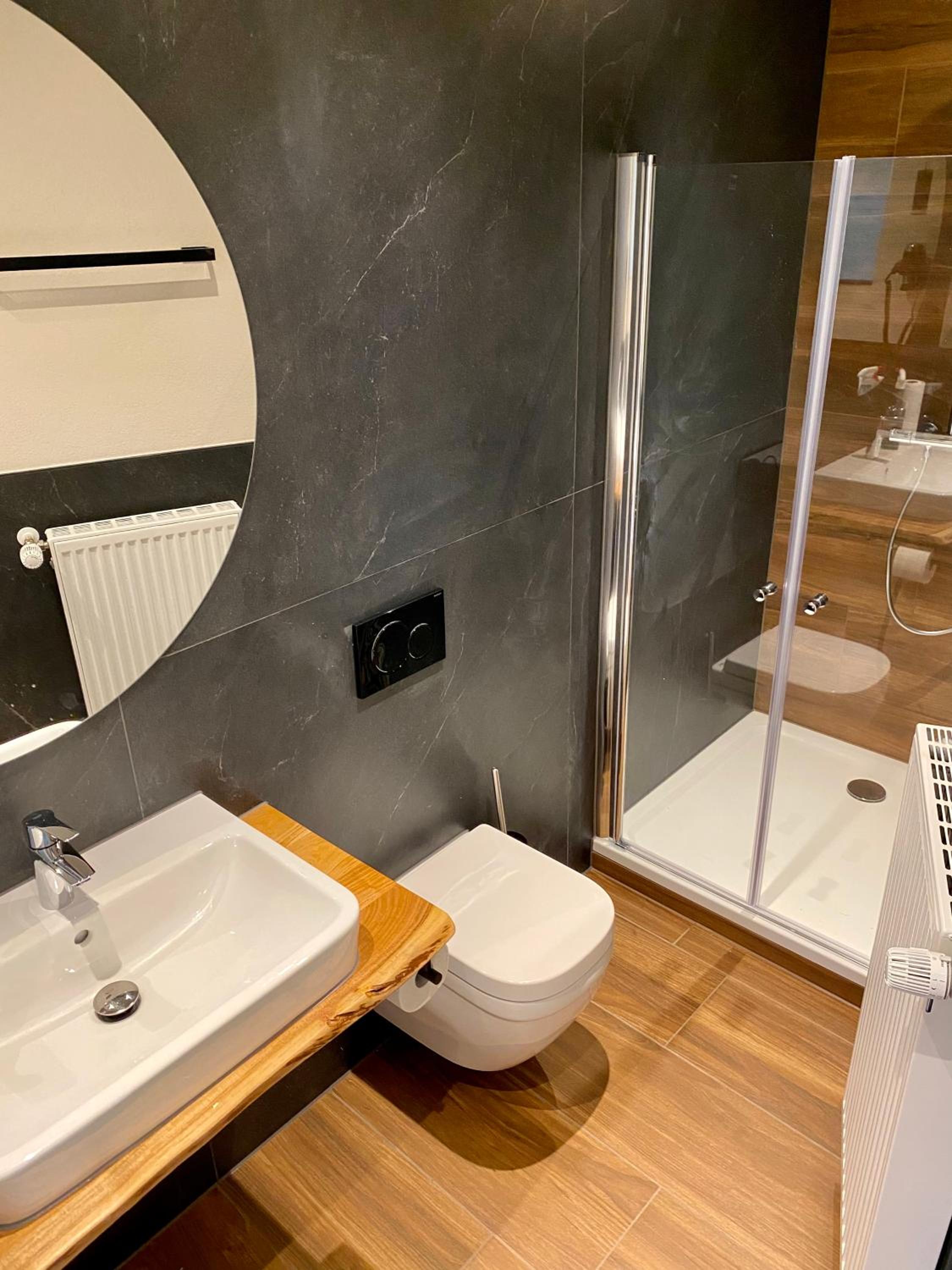 Double Room with Private Bathroom - Photo 3