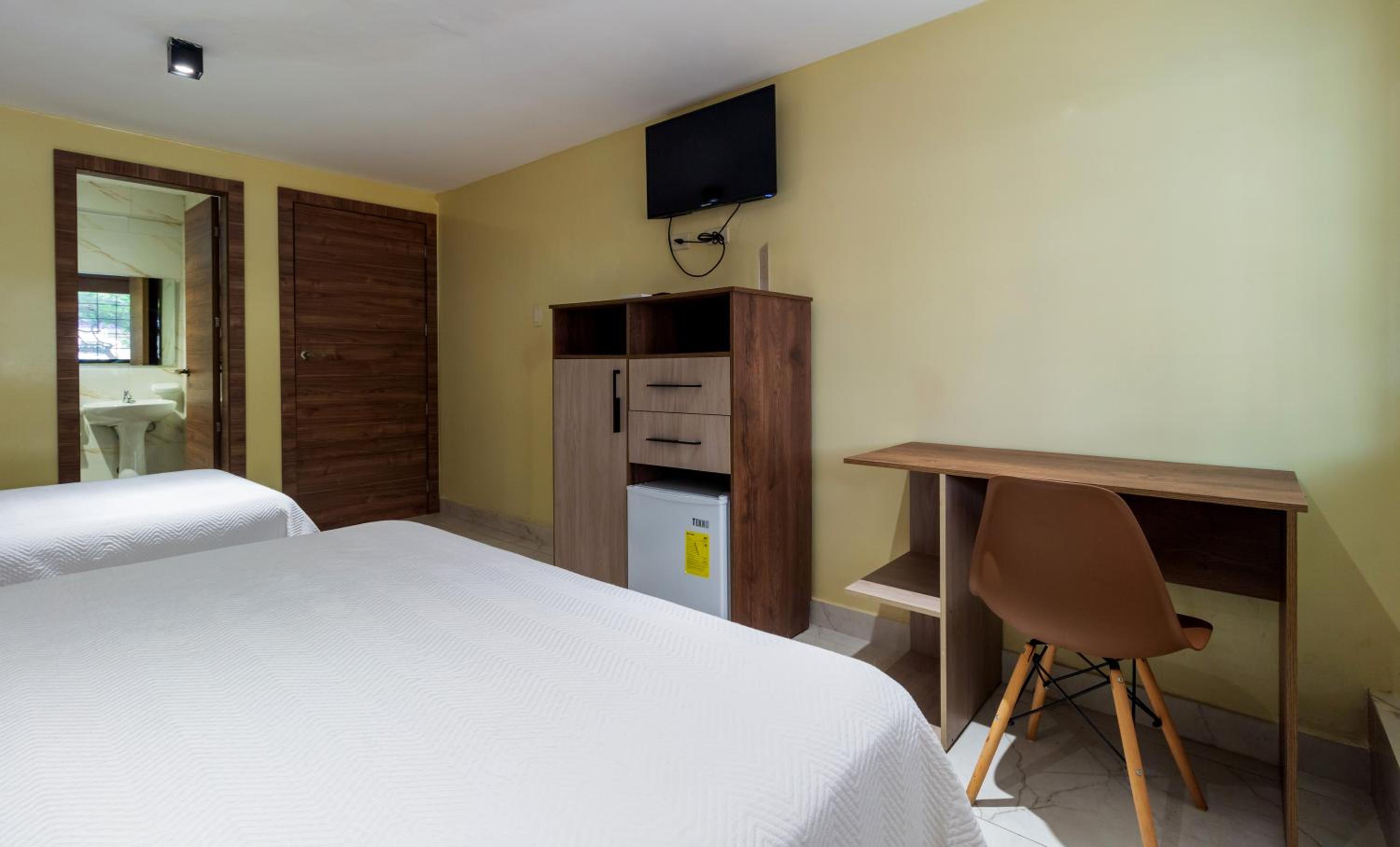 Standard Twin Room photo 2