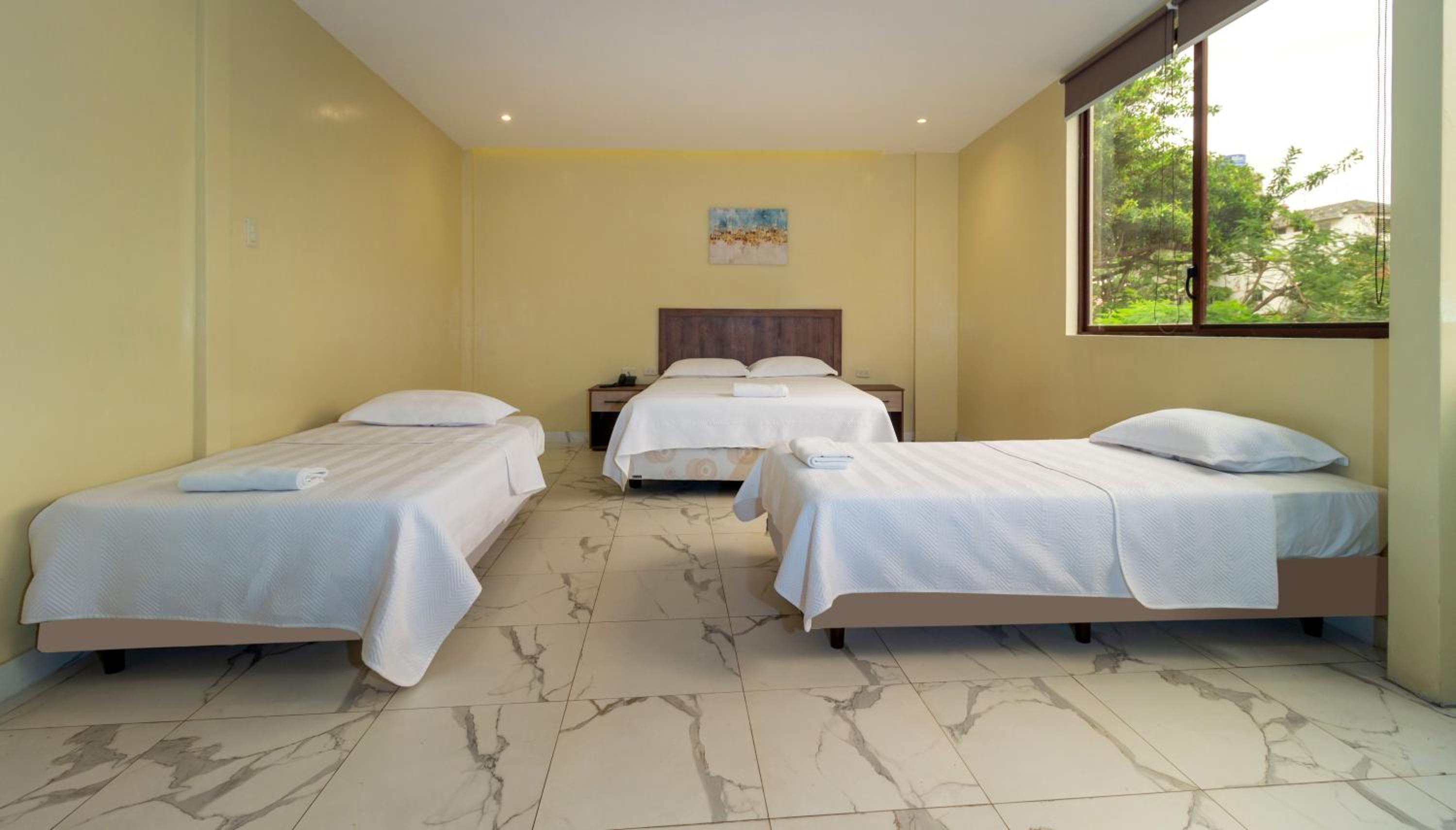 Quadruple Room with Private Bathroom photo 1