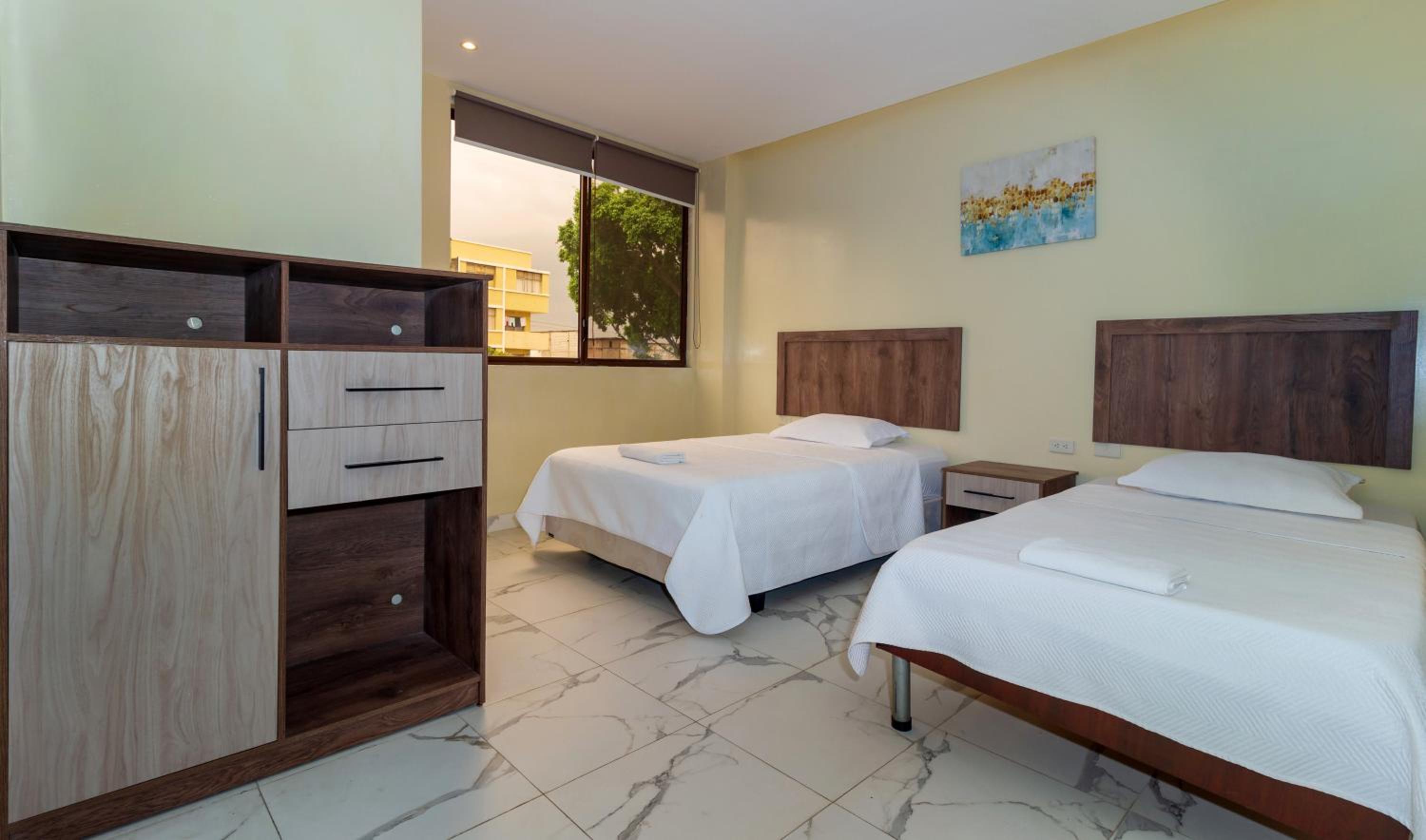 Quadruple Room with Private Bathroom photo 2